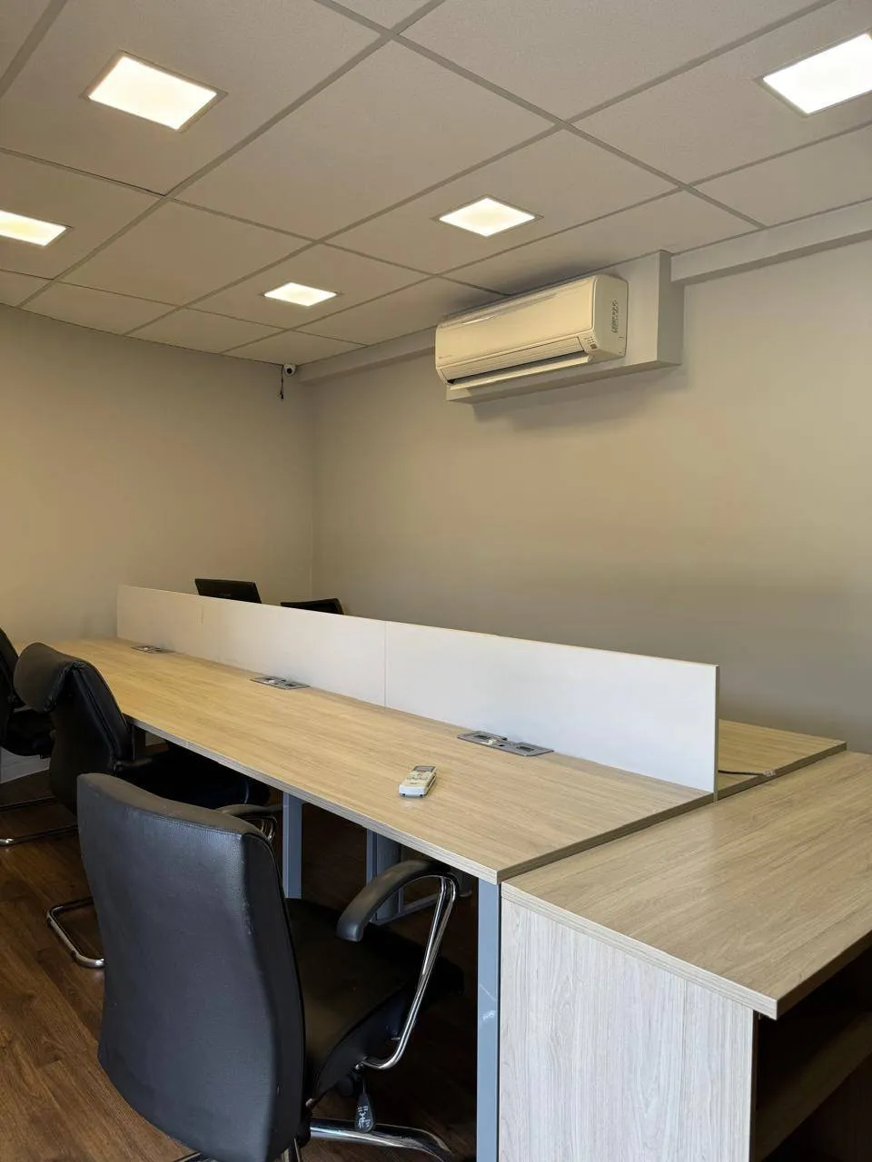 Conjunto comercial para alugar mobiliado Jardim do Lago, Londrina, PR