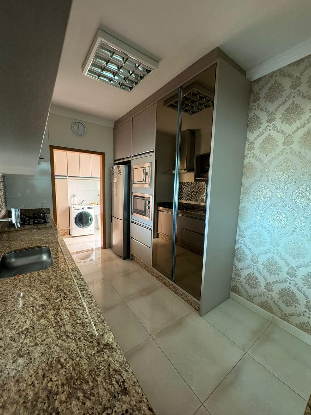 Casa à venda, Condomínio Morada das Flores, 160m² úteis, 3 quartos sendo 1 suíte, todo planejado -  Cambé/PR