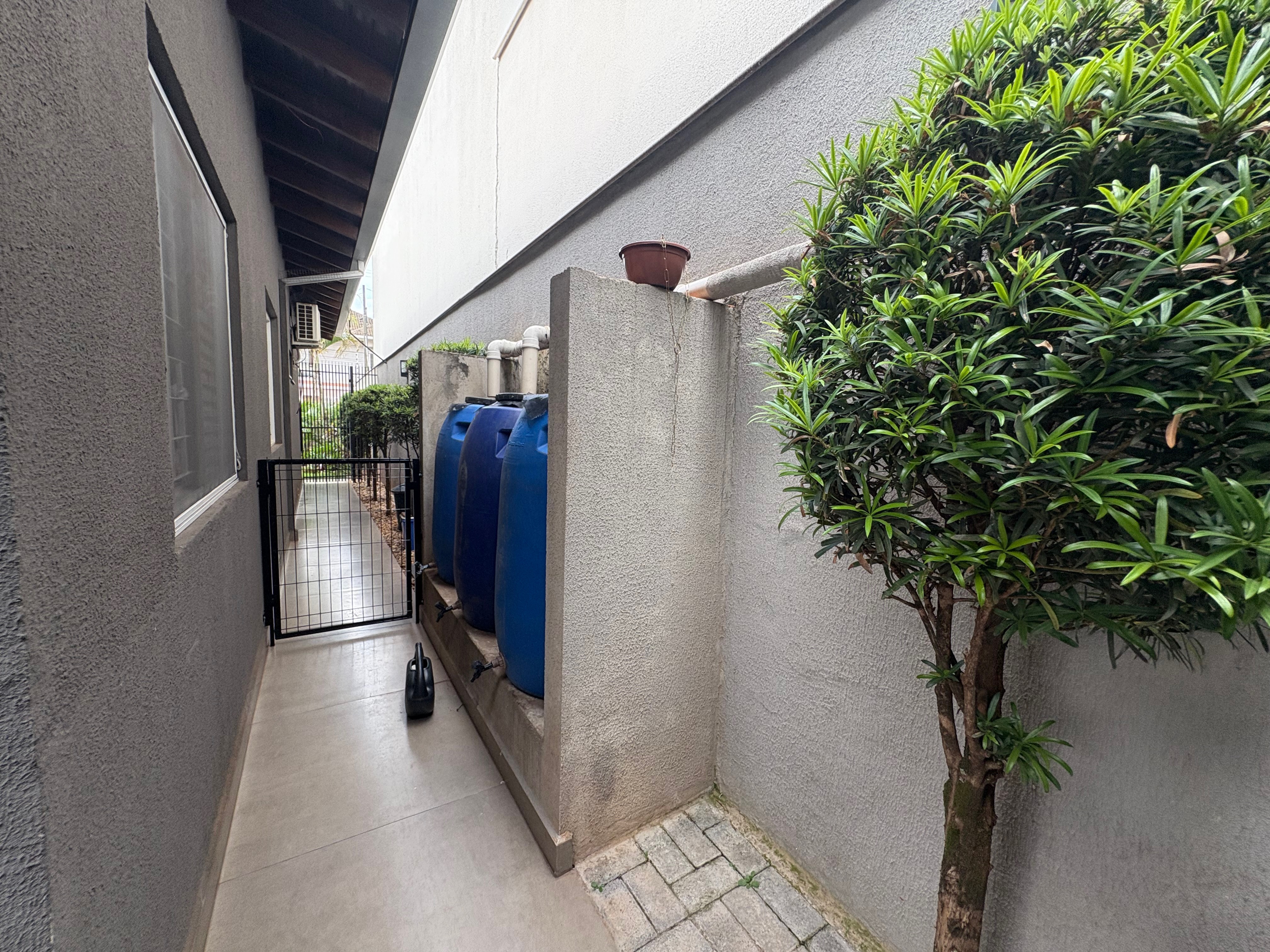 Casa à venda, térrea, 3 quartos sendo 1 suíte, toda planejada - São Pedro, Londrina, PR