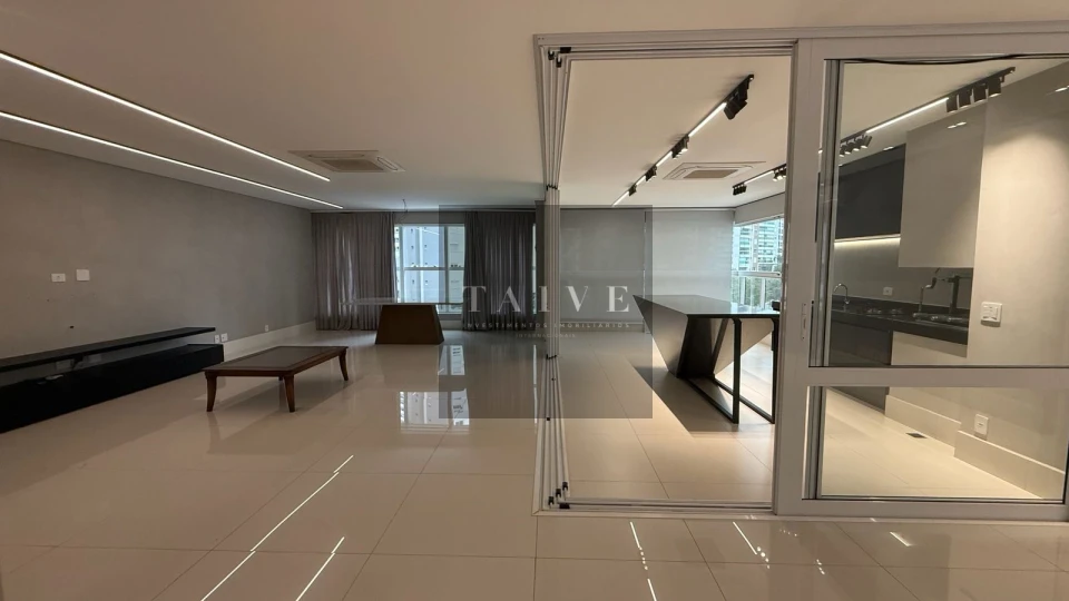 Apartamento à venda, 3 suites, 214 m², Edifício Landmark Residence, Gleba Fazenda Palhano, Londrina, PR