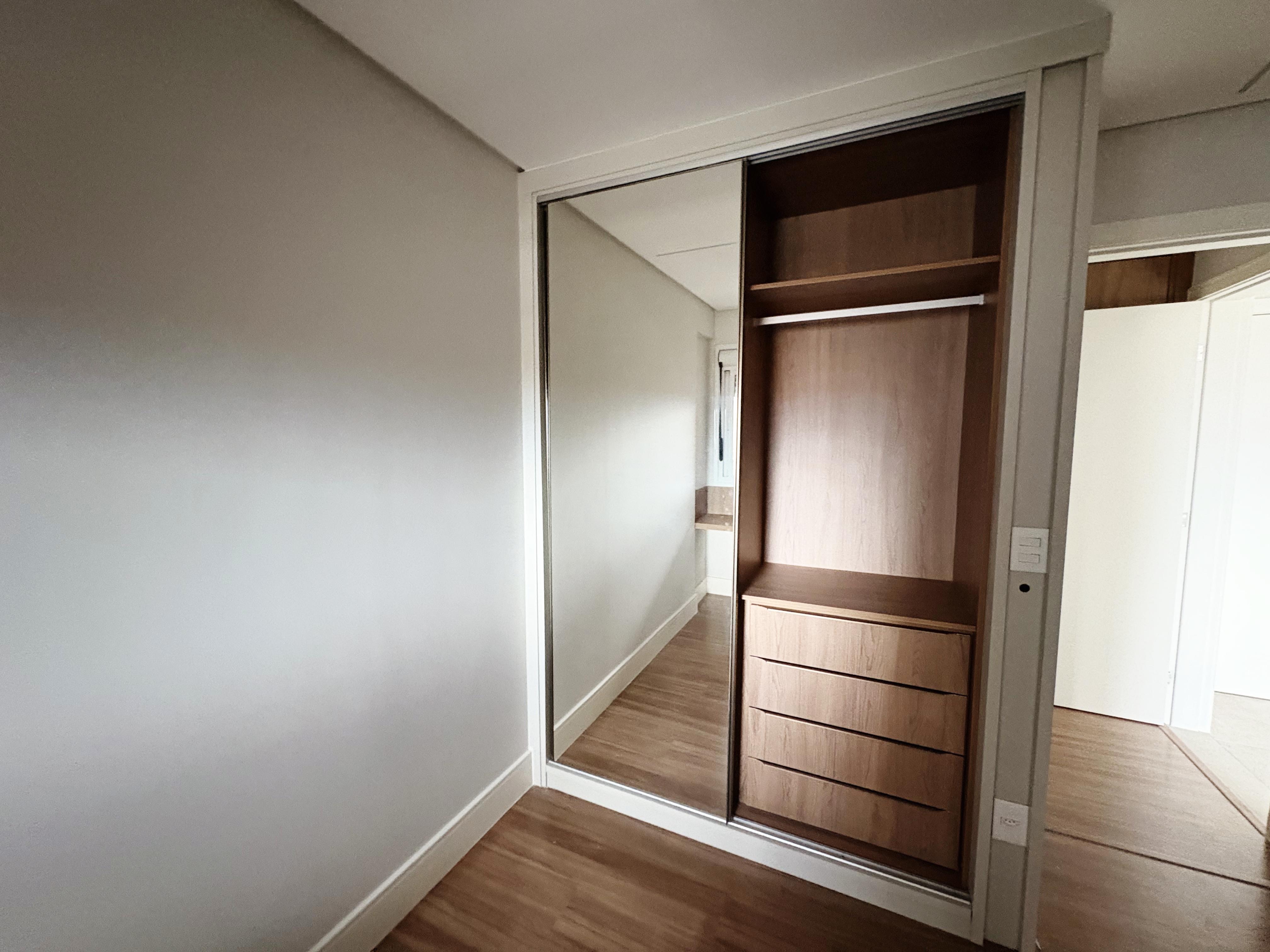 Apartamento para venda ou locação, Residencial Villa Montese, 74m² úteis, todo recém planejado, andar alto - Jardim Higienópolis, Londrina, PR