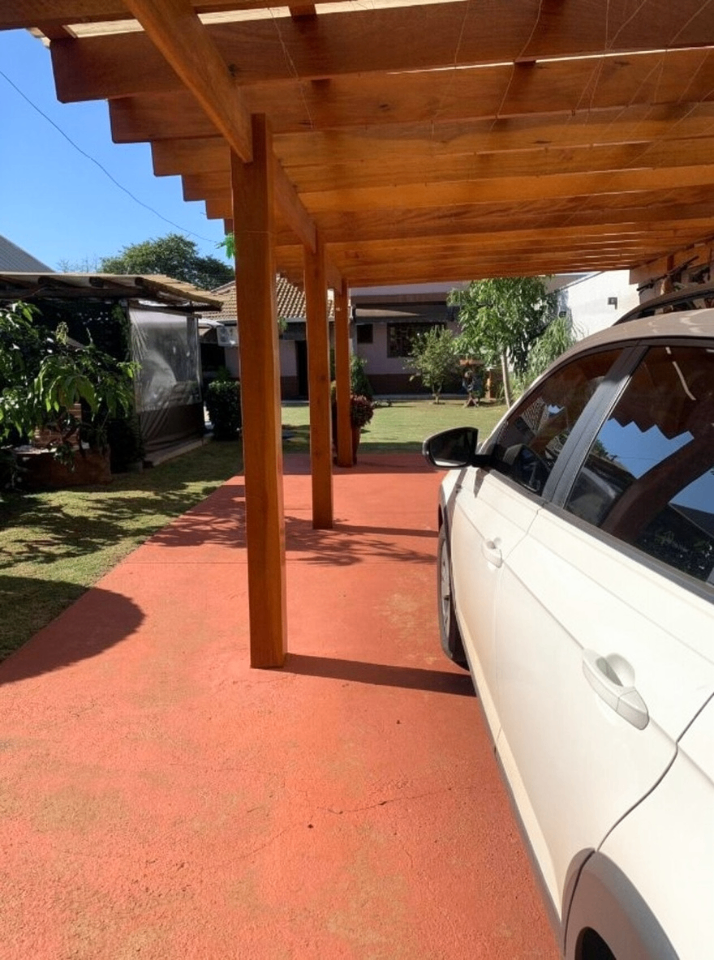 Casa à venda, 500m² terreno e 132m² construção, 2 suítes, piscina e churrasqueira, 4 vagas - Granville Parque Residencial, Londrina, PR
