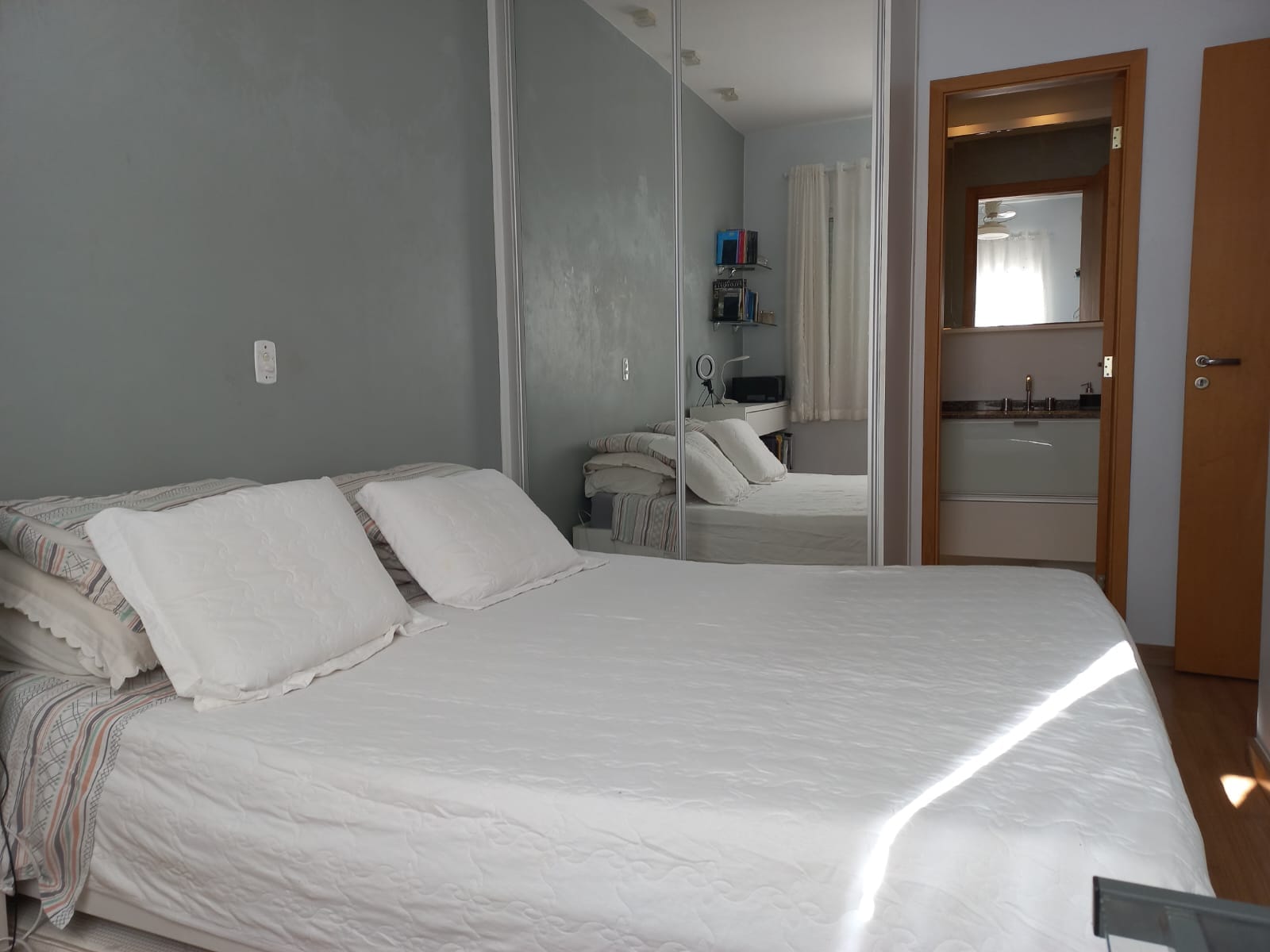 Apartamento à venda, 69m² privados/3 quartos sendo 1 suíte, com móveis planejados no Ed.Gardem Palhano- Gleba Fazenda Palhano, Londrina, PR
