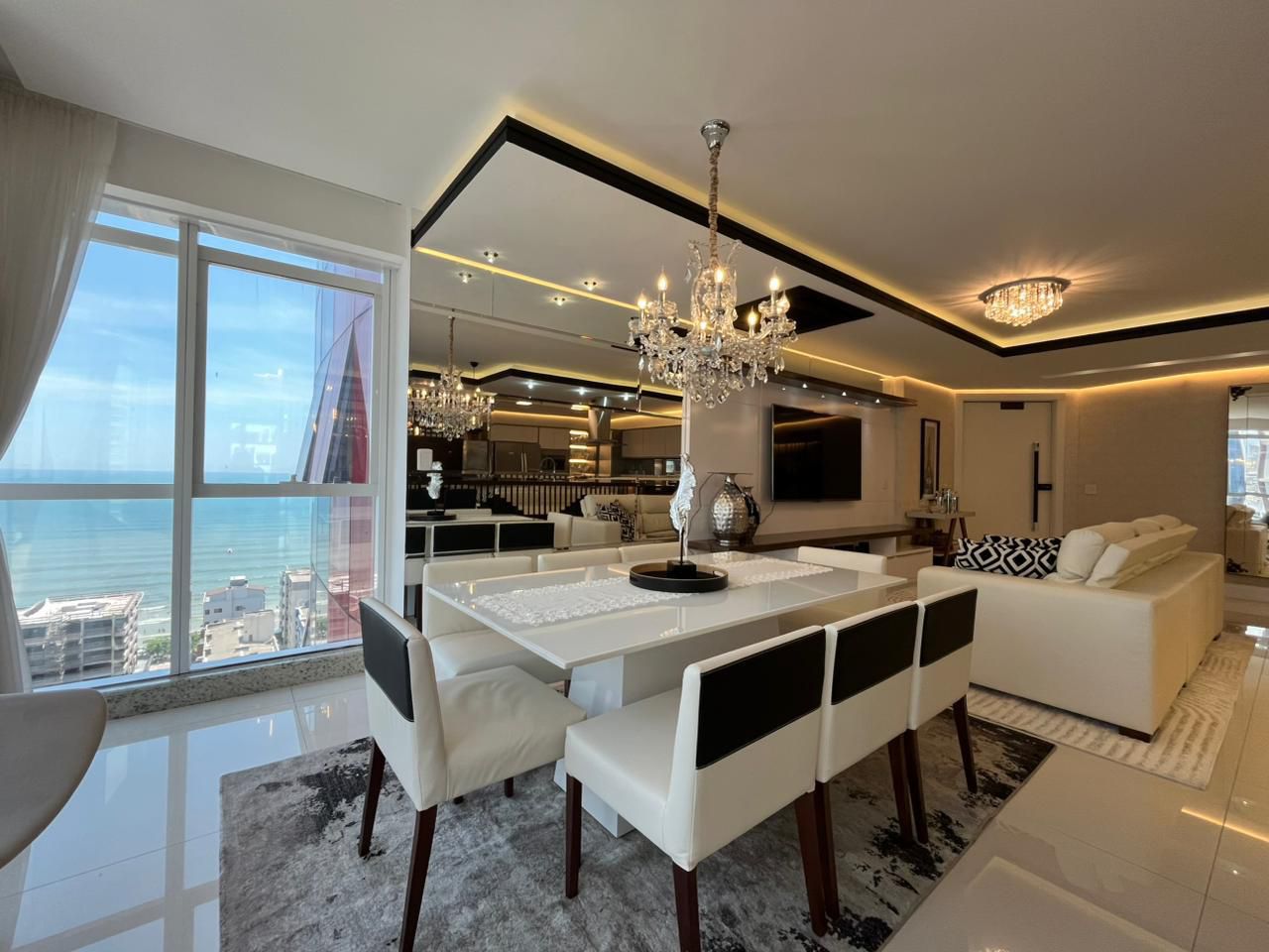 Apartamento com vista mar no Edifício Dubai Tower Residence em Itapema, SC