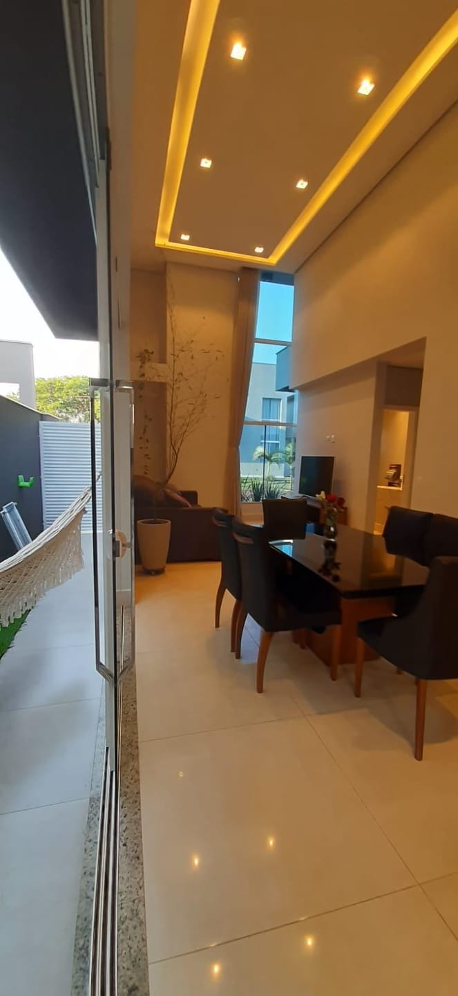 Casa à venda/ 3 quartos (sendo 1 suíte master com hidro)- Cond. Royal Maison Londrina, PR