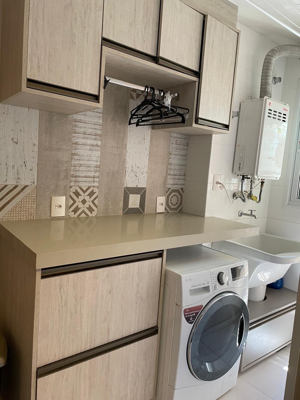 Apartamento à venda Cenário Residence, 3 dormitórios, 1 suite e 3 garagens, Centro, Londrina, PR