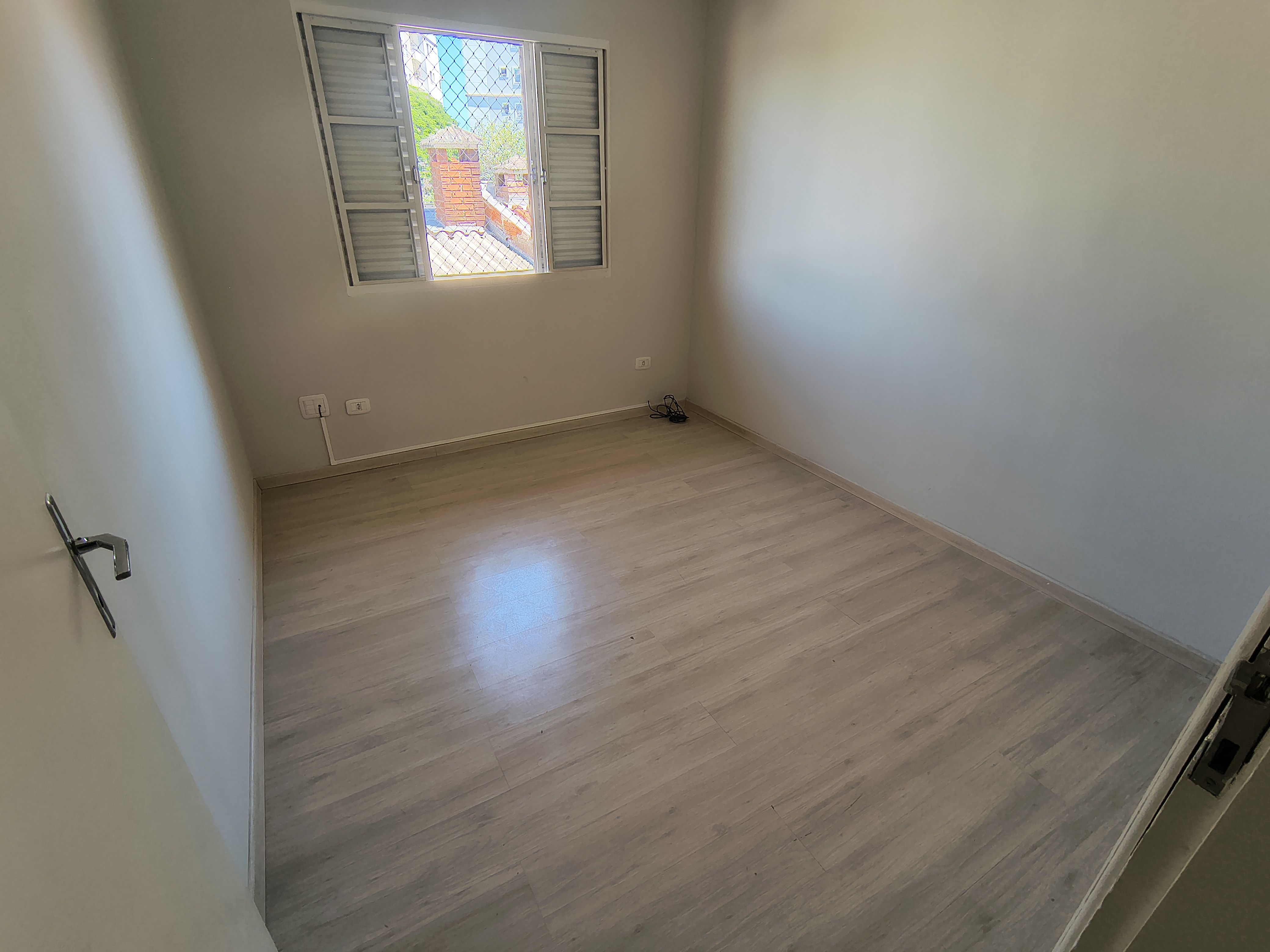 Casa à venda, 3 quartos 1 suíte, 3 vagas, 107M² úiteis, área gourmet, Planejados na suíte,Parque Jamaica, Londrina-PR