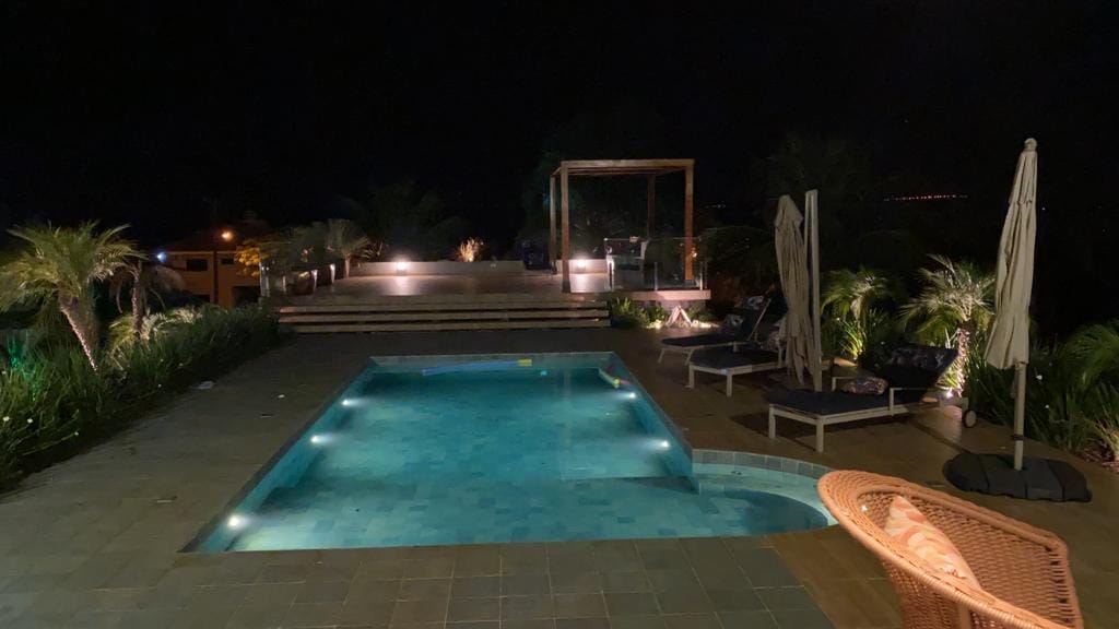 Chácara à Venda, porteira fechada, 1582m² no Condomínio das Águas, casa de 420m² úteis, 4 suítes,  piscina, 14 vagas - Porecatu, PR