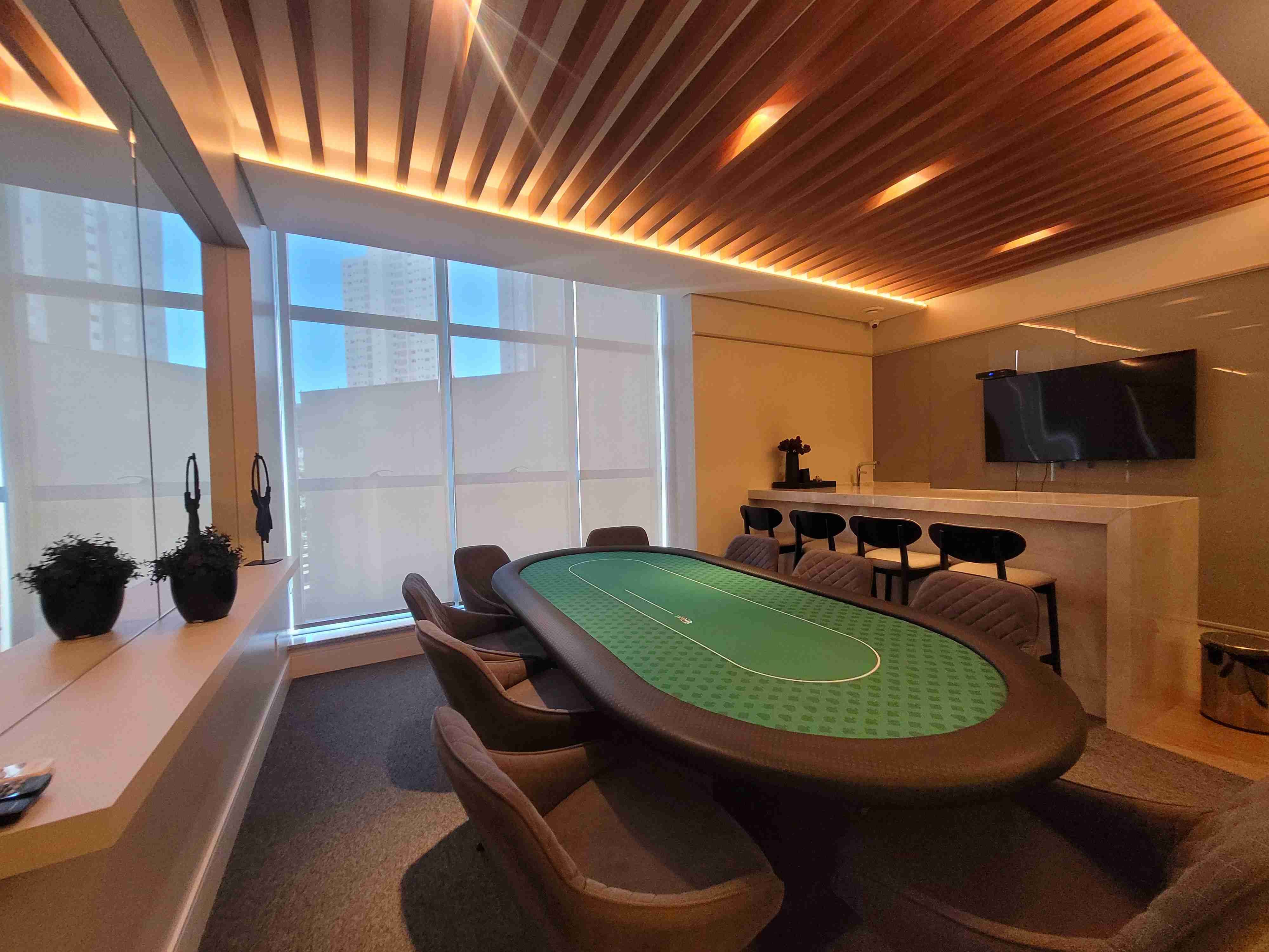 Apartamento à venda no Edifício Le Reve, 323m² úteis, 3 suítes, vista para o lago, 4 vagas - Gleba Palhano, Londrina, PR
