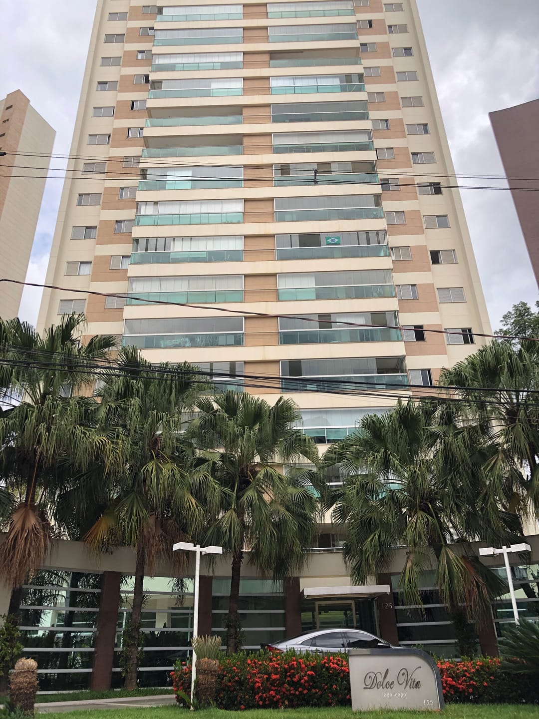 Apartamento à venda, Edifício Dolce Vita, 131,89m² úteis, 3 quartos (1 suíte), ampla varanda com churrasqueira, 2 vagas - Caiçaras, Londrina, PR