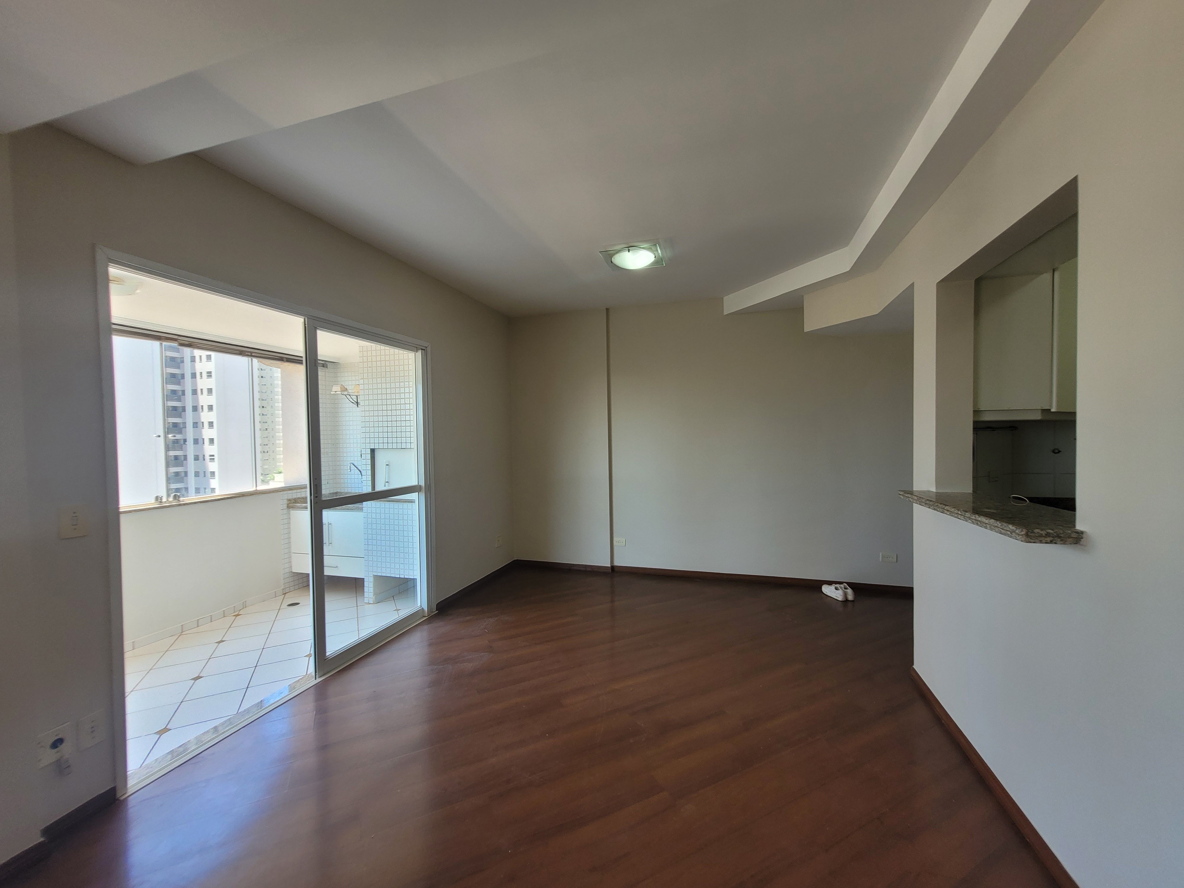 Apartamento  à Venda no edifício  Portal do lago,3 quartos/ 1 suite, andar alto, sol da manha,2 vagas de garagem,Gleba Fazenda Palhano, Londrina,