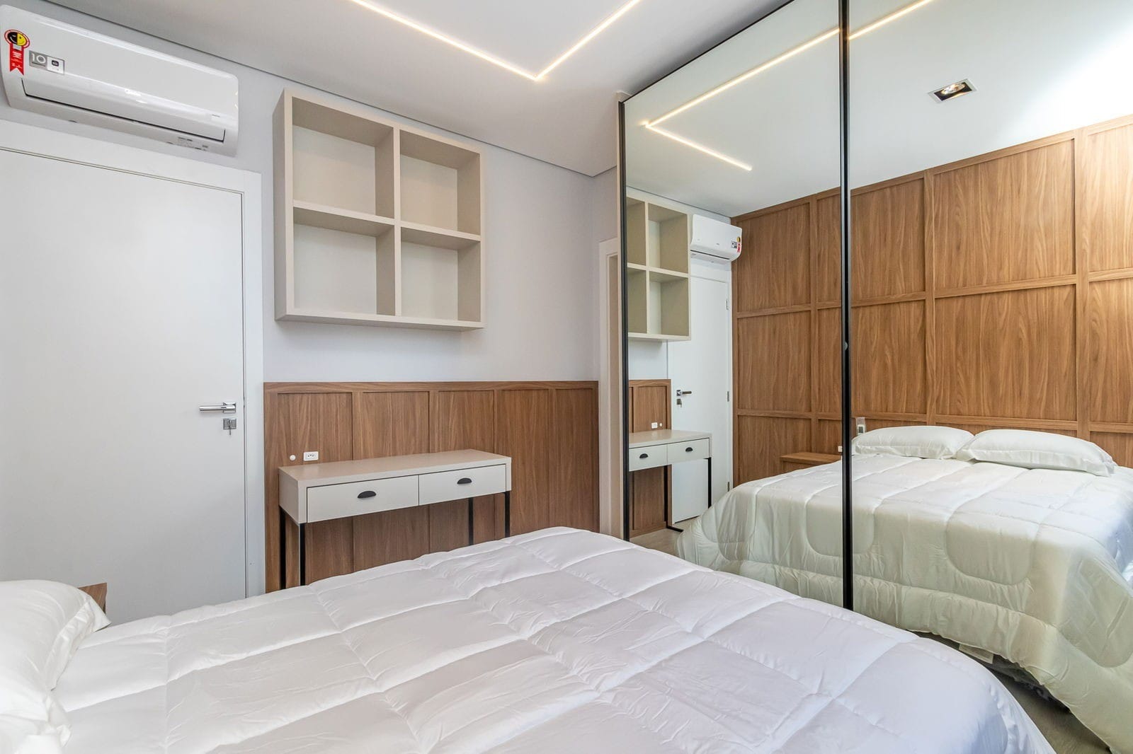 Apartamento à venda, Edifício Costa, 136m²úteis,  4 suítes, 1 Lavabo, 2 vagas, próximo a roda gigante, Pioneiros, Barra norte- Balneário Camboriú