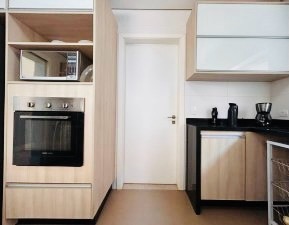 Sobrado à venda, Alphaville 2, 285m² úteis, 4 suítes, sendo uma com hidro e closet, completo planejados, piscina, 4 vagas-  Vivendas do Arvoredo,