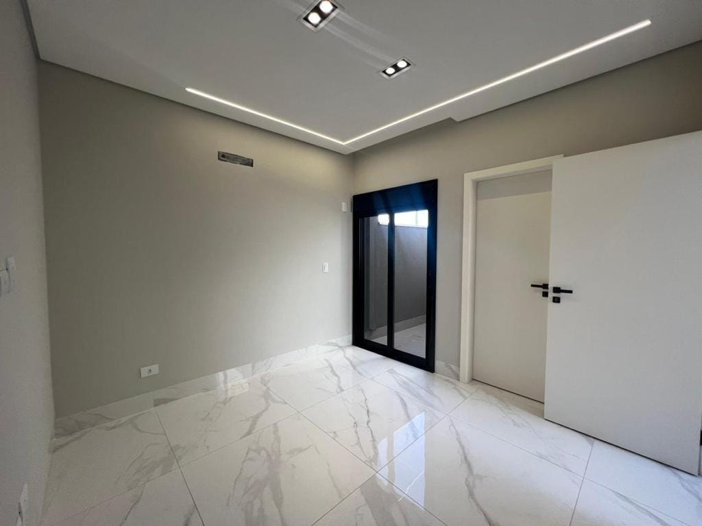 Casa à 173m² venda/3 suítes (sendo 1 master com closet)Piscina/4 vagas - Condomínio Legend Santa Rosa, Londrina, PR