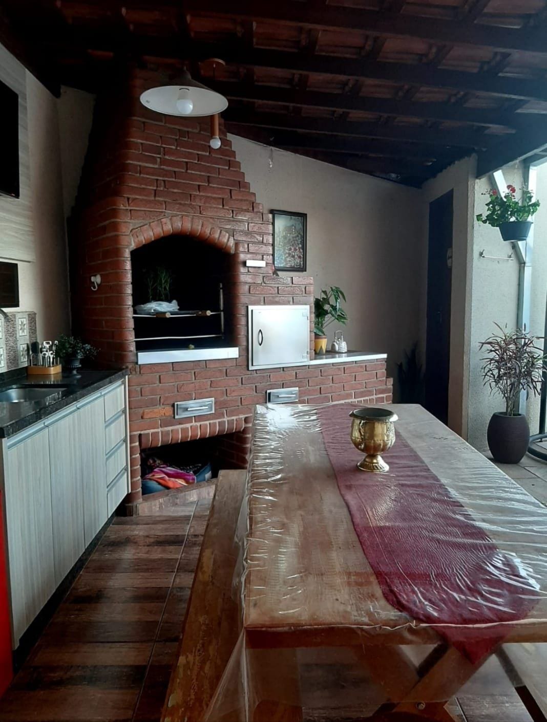 Sobrado à venda,  123m², 3 quartos sendo 1 suíte, Piscina, 2 vagas  - perto do aeroporto, tiro de guerra - Califórnia -  Londrina, PR