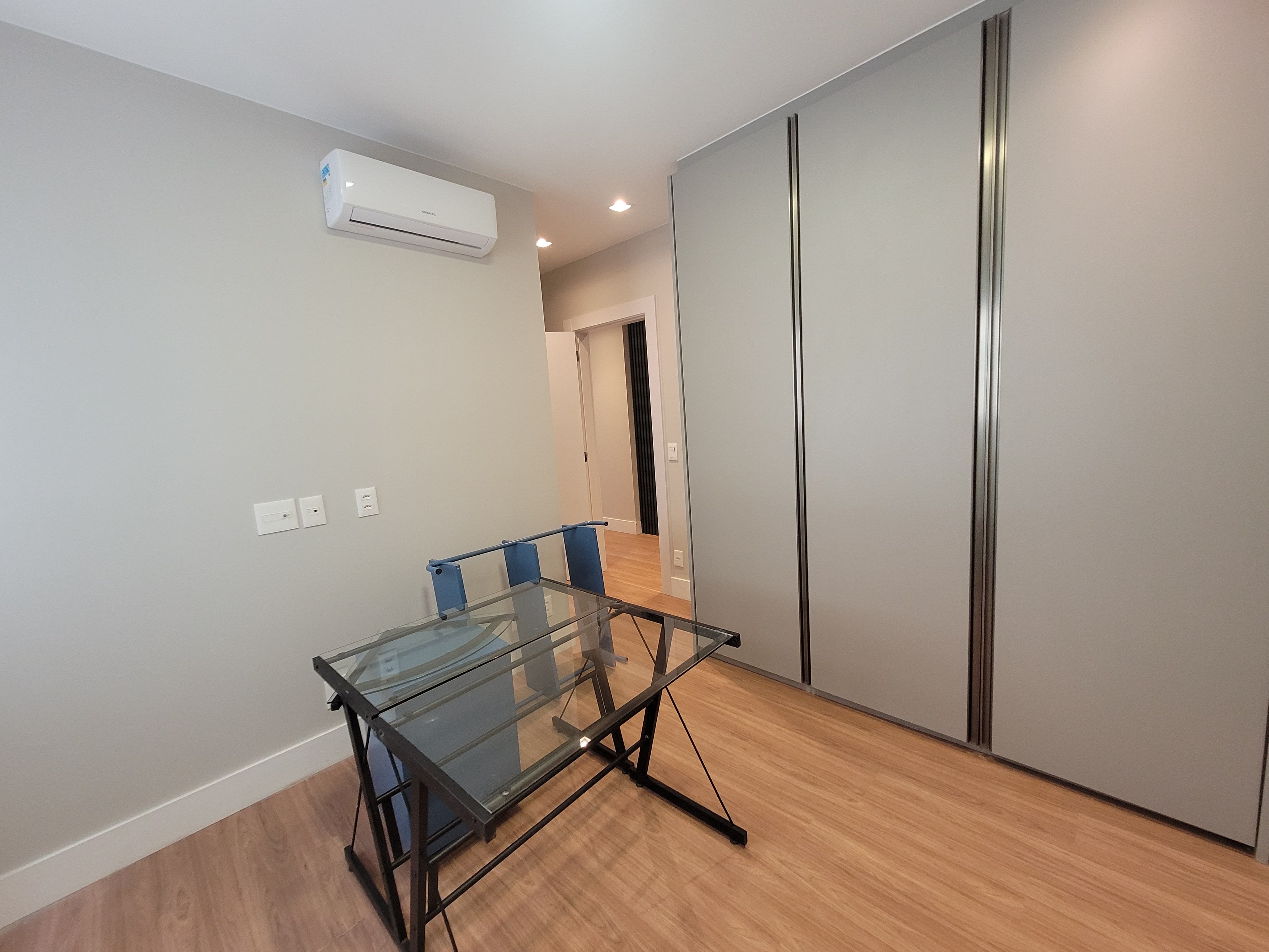 Apartamento a venda, Edifício Grand Palais, 216m² úteis, planejado, andar alto, Gleba Fazenda Palhano -Londrina, PR