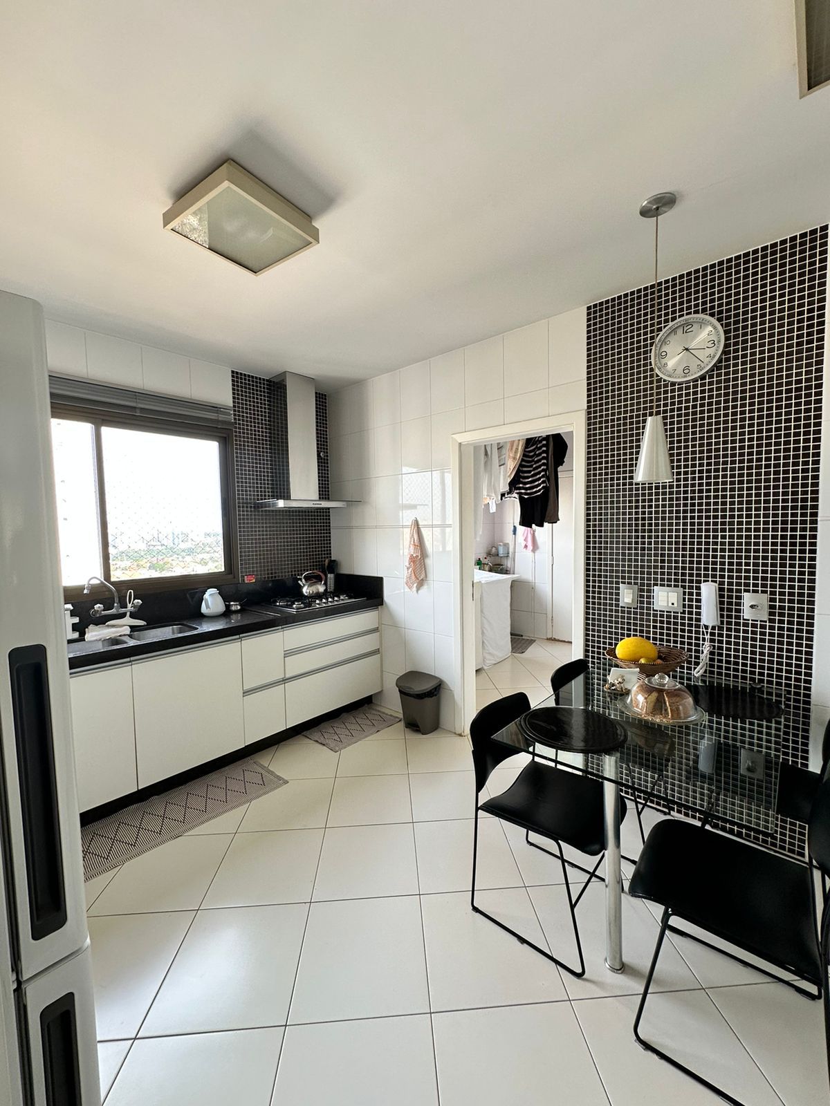 Apartamento à venda, Condomínio Colina Menphis,  195m² úteis, 4 quartos sendo 1 suíte, andar alto, 2 vagas - Andrade, Londrina, PR