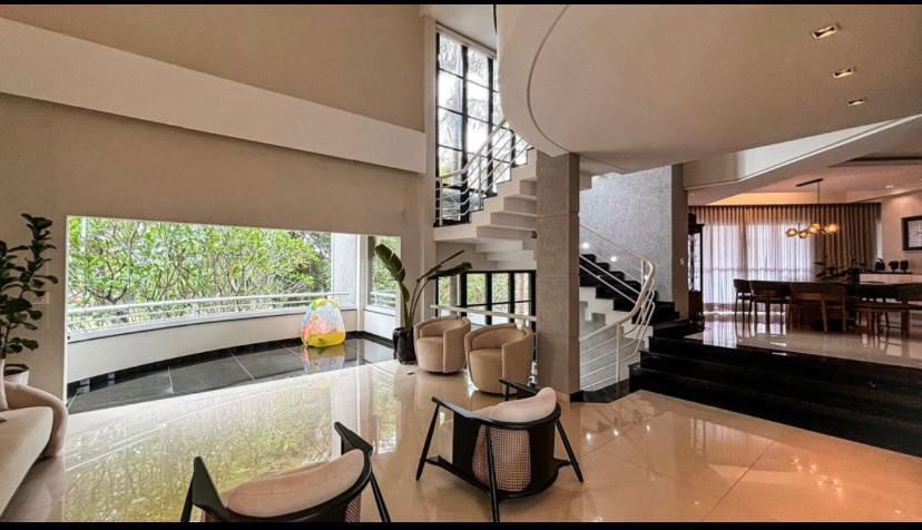 Casa a venda em Cond Pitangua, próx shopping Catuaí, 514m² construção, 5 quartos, quintal com espaço - Gleba Fazenda Palhano, Londrina, PR