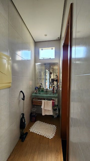Chácara à Venda, 2500m², Condomínio Golf Ville, casa 120m² úteis, cozinha planejada - Recanto Santa Andréa, Cambé, PR