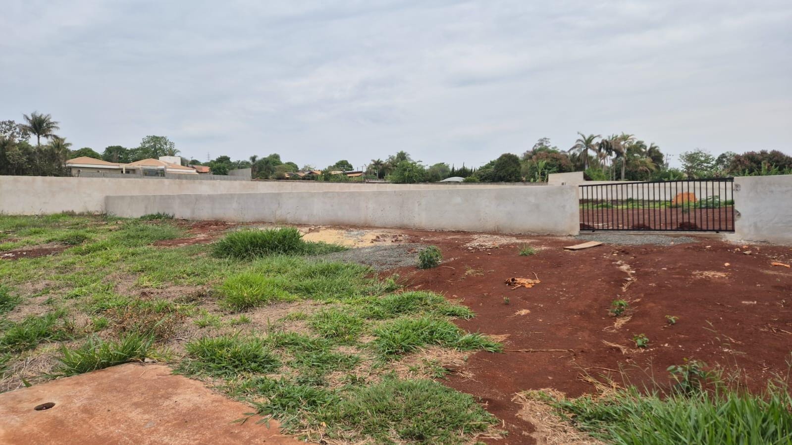 Terreno à venda, 2600 m2  Condomínio Estancia Bom Tempo, Murado e bem localizado, Londrina, PR