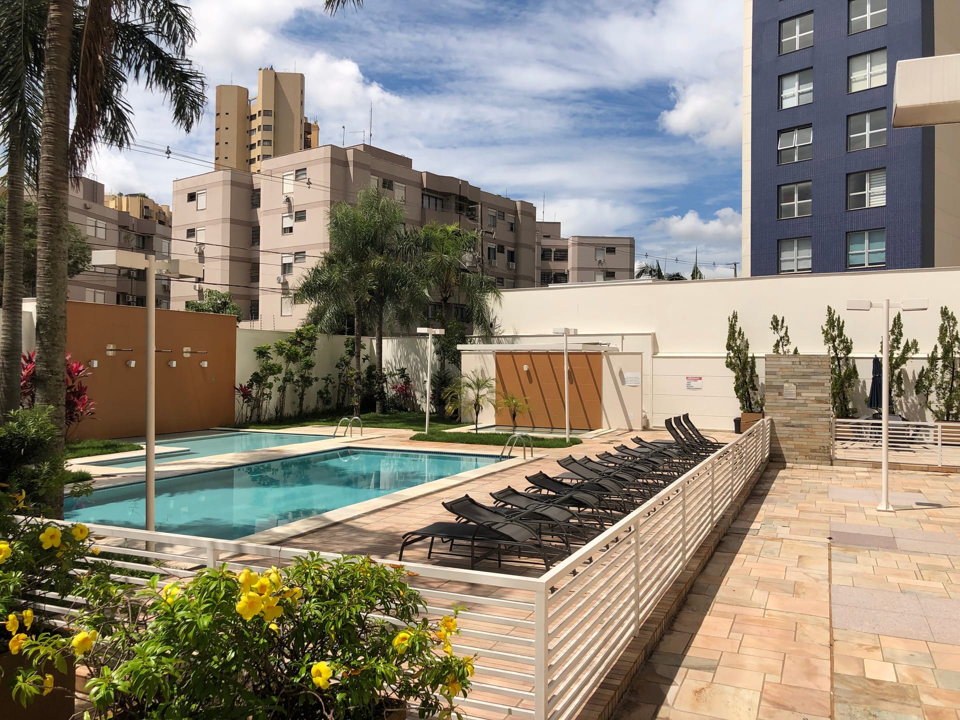 Apartamento à venda, Edifício Dolce Vita, 131,89m² úteis, 3 quartos (1 suíte), ampla varanda com churrasqueira, 2 vagas - Caiçaras, Londrina, PR