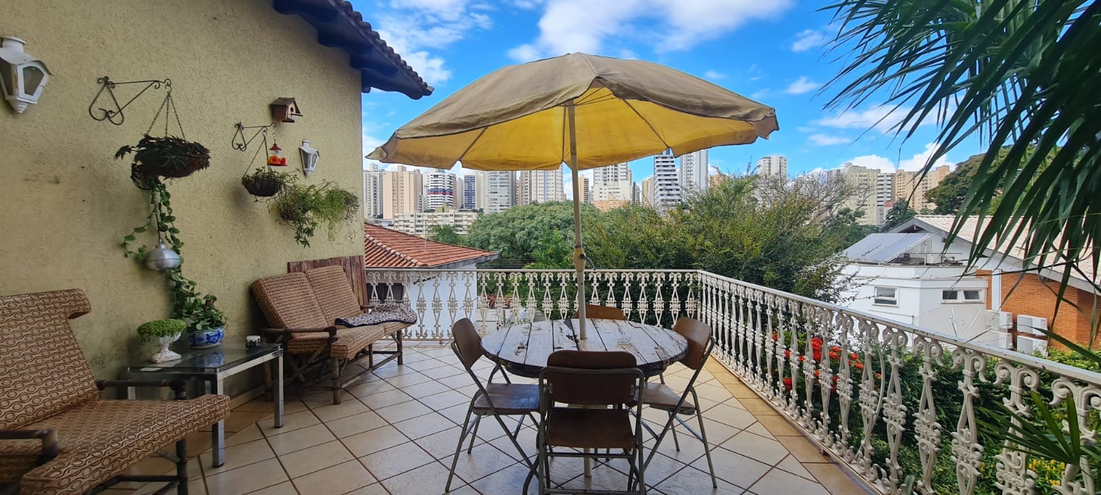 Casa Duplex  à venda, 404m² úteis, 4 quartos sendo 3 suítes,  4 vagas- Jardim Quebec, Londrina, PR