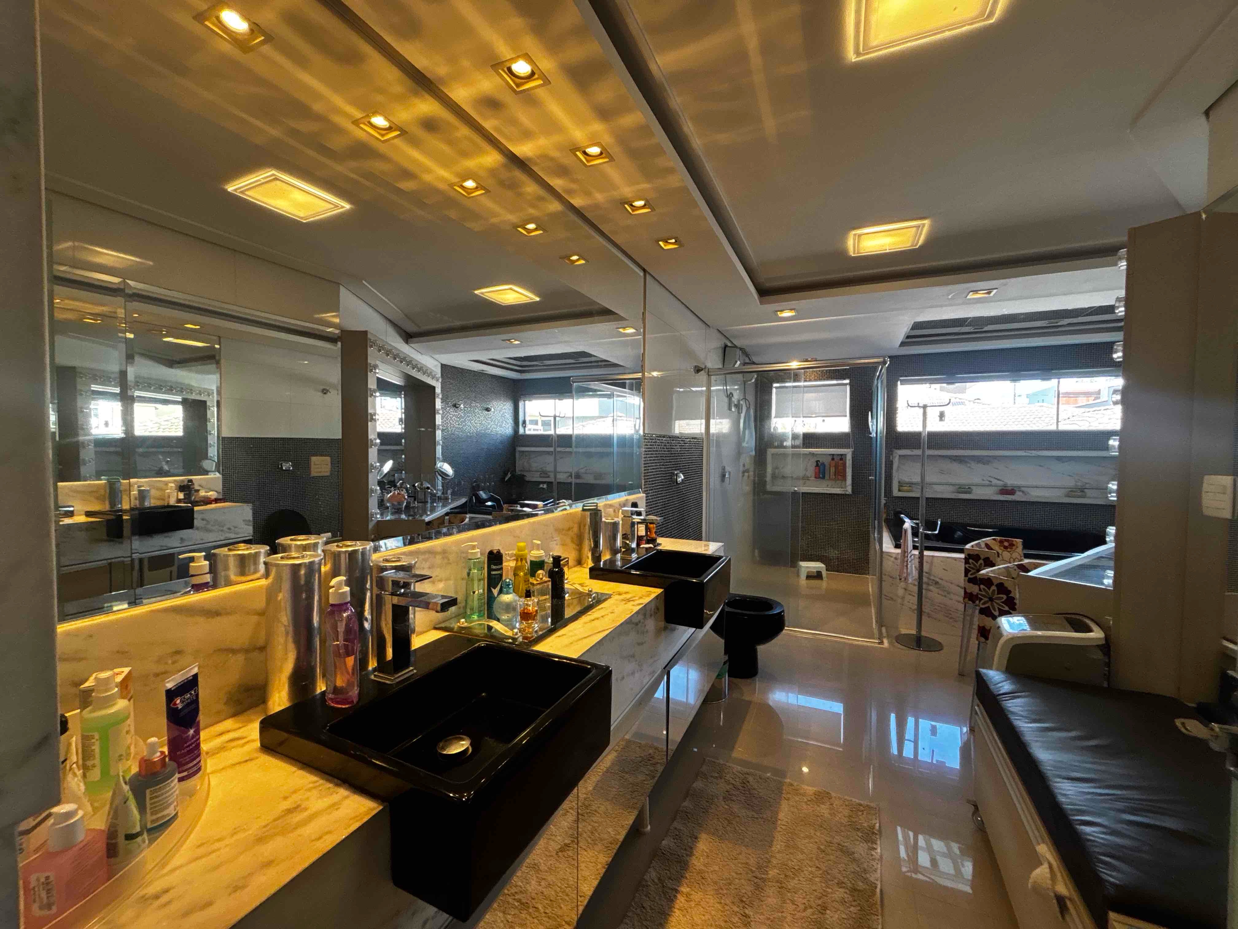 Casa  à Venda no condomínio Sun Lake,3 suites,Londrina, PR