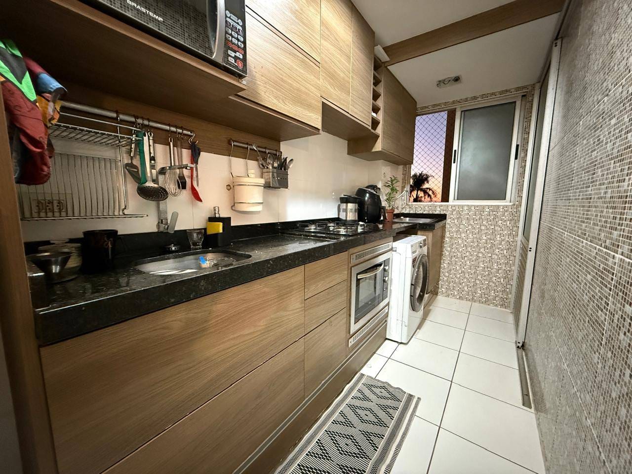 Apartamento à venda, Ed. Marco dos Pioneiros  2 Dorm, Mobiliado, Sacada c/ Churrasqueira, Andar Alto, Jard. Morumbi, Londrina, PR
