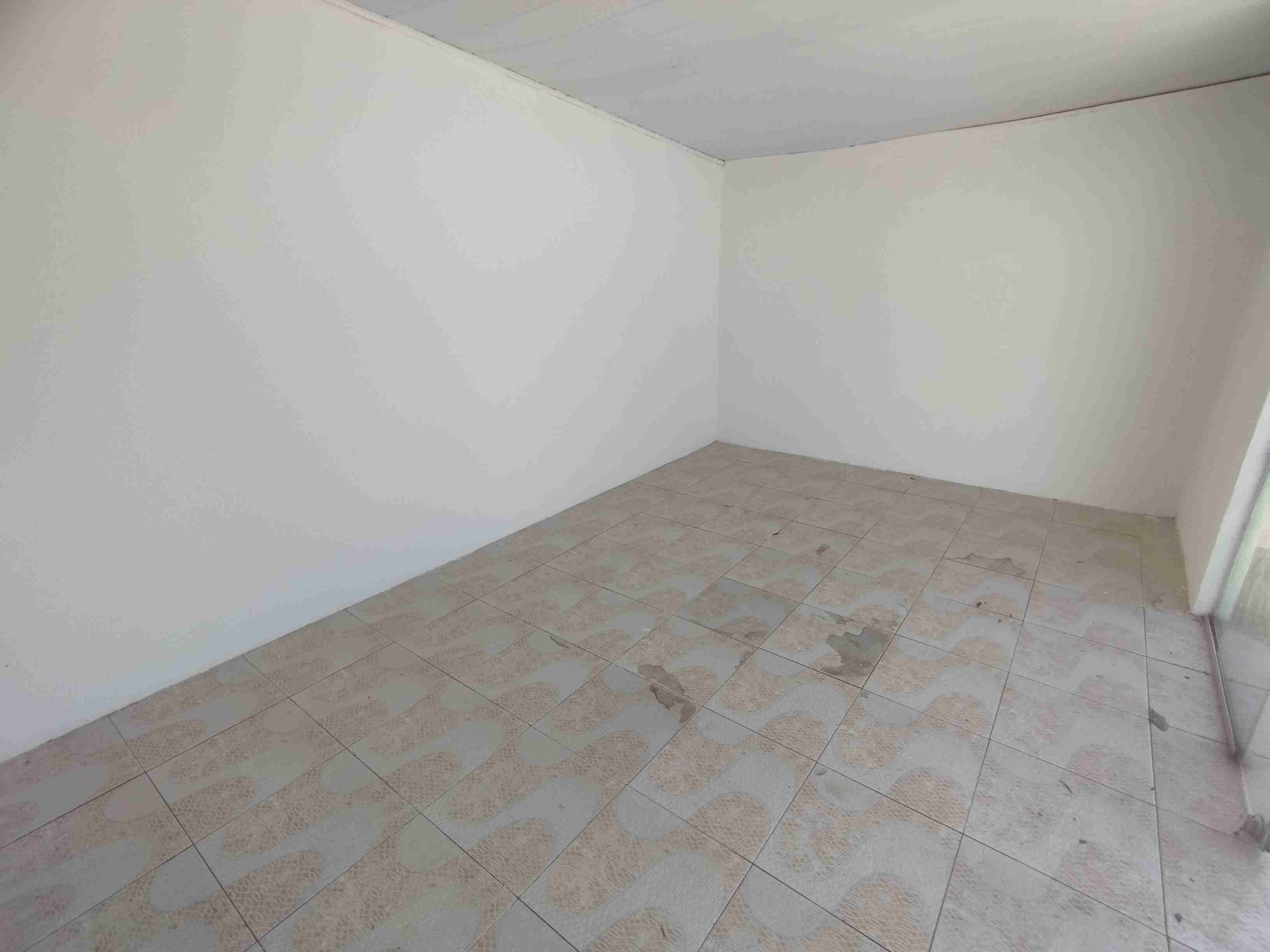 Casa comercial para Locação, 6 salas, localização na  Av. Arthur thomas, 200M² de construção, Jd Bandeirantes - Londirna-PR