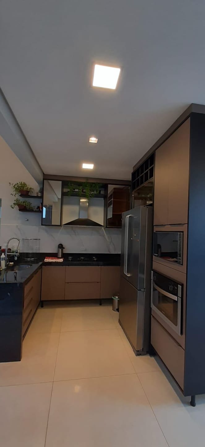 Casa à venda/ 3 quartos (sendo 1 suíte master com hidro)- Cond. Royal Maison Londrina, PR