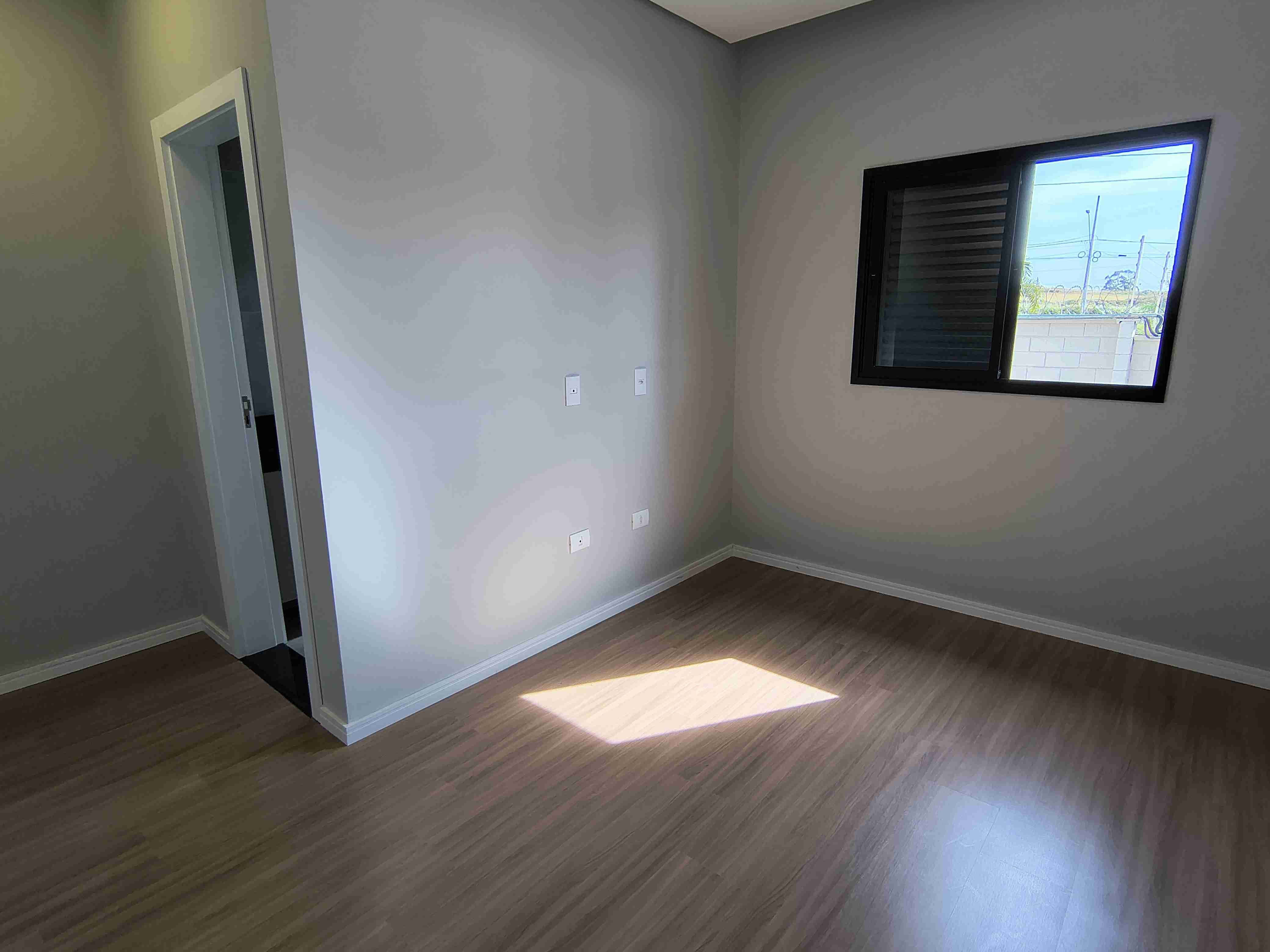 Casa à venda em condomínio Bella Vitta, porteira fechada, 4 suítes , 258 M² construção, piscina- Cidade Industria 2, Londrina - PR
