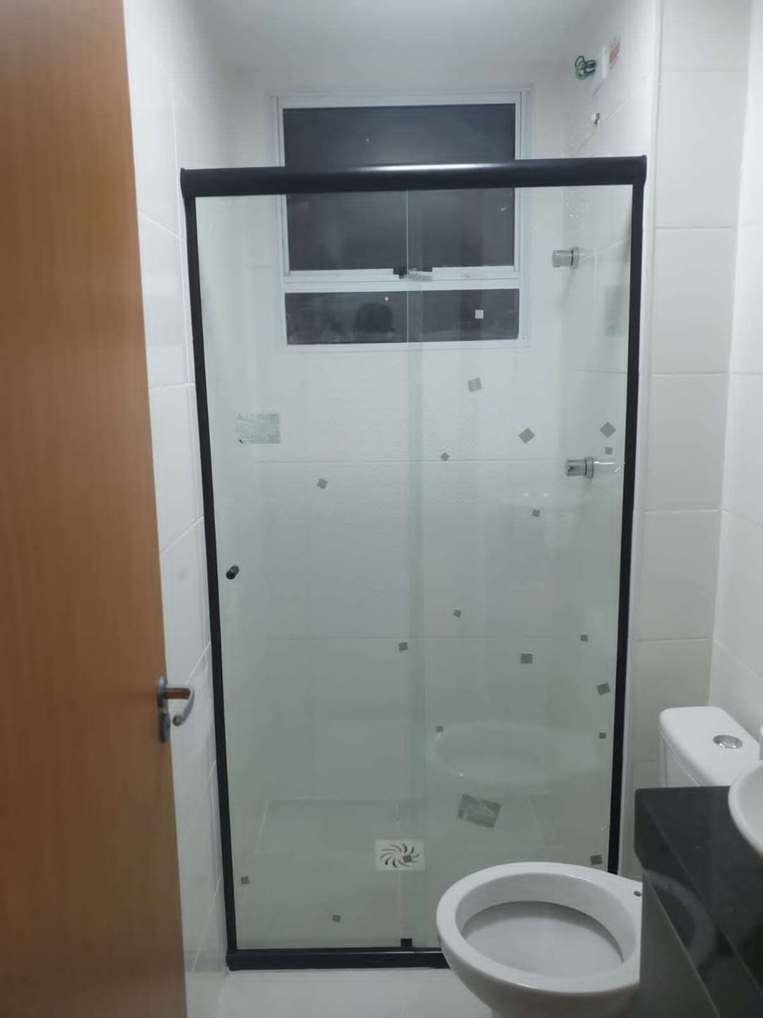 Apartamento à Venda no Edifício La Sicilia, 46m² úteis, 2 quartos, sacada com churrasqueira - Gleba Fazenda Palhano, Londrina,Paraná.