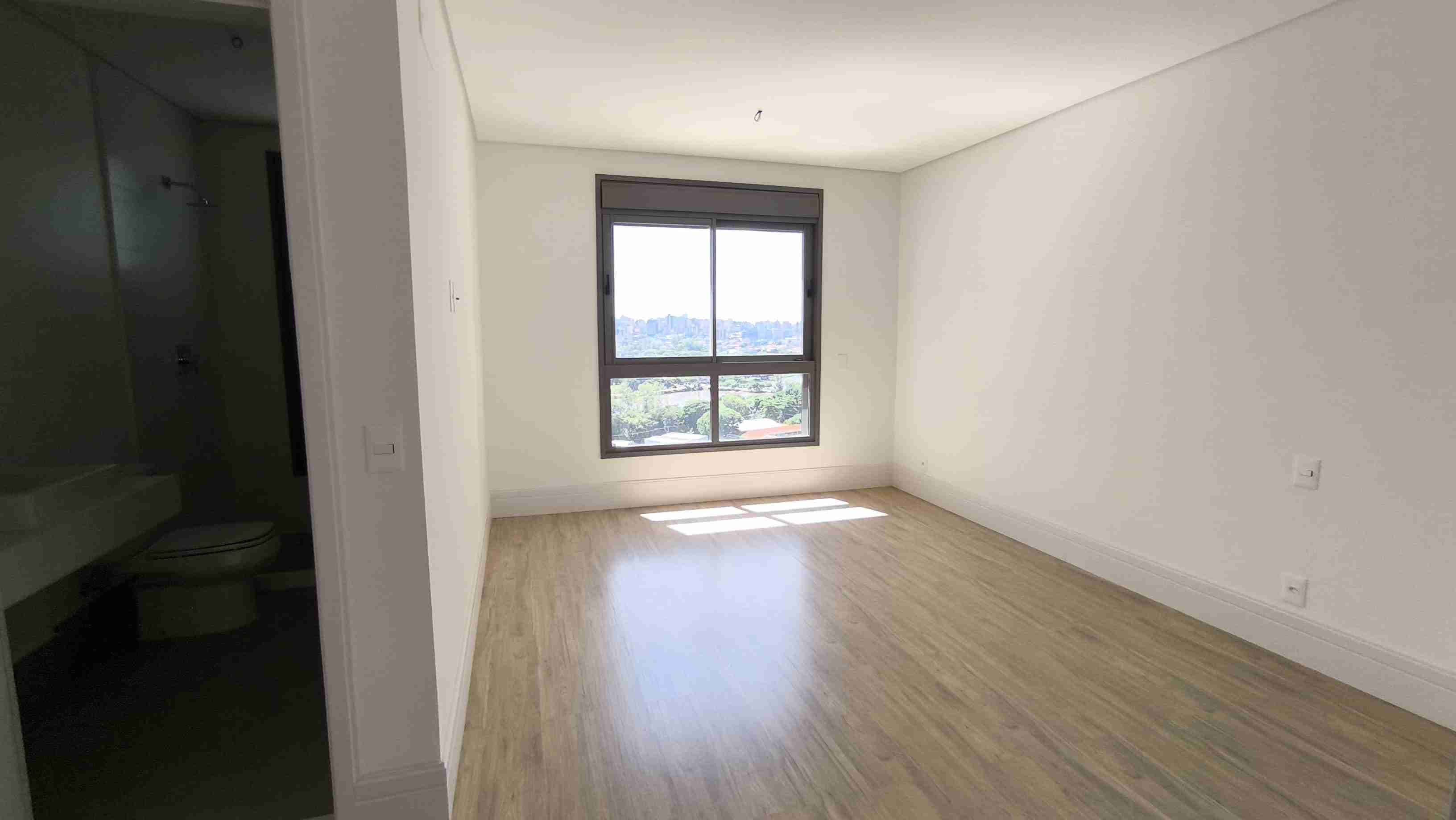 Apartamento à venda no Edifício Le Reve, 323m² úteis, 3 suítes, vista para o lago, 4 vagas - Gleba Palhano, Londrina, PR