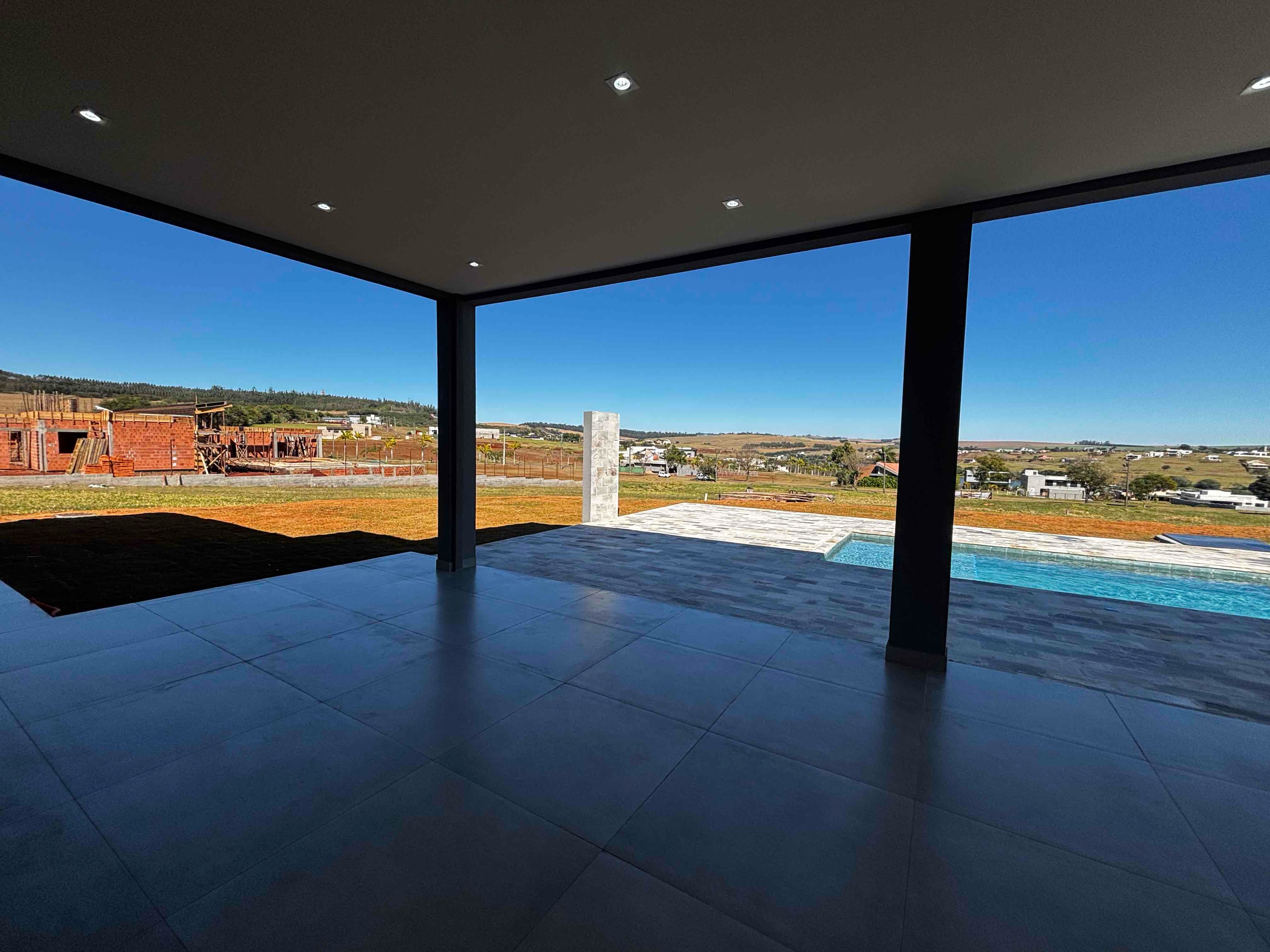 CASA NOVA A VENDA, CONDOMINIO ECOVILLAS DO LAGO, 3 QUARTOS, 1 SUÍTE, PISCINA AQUECIDA