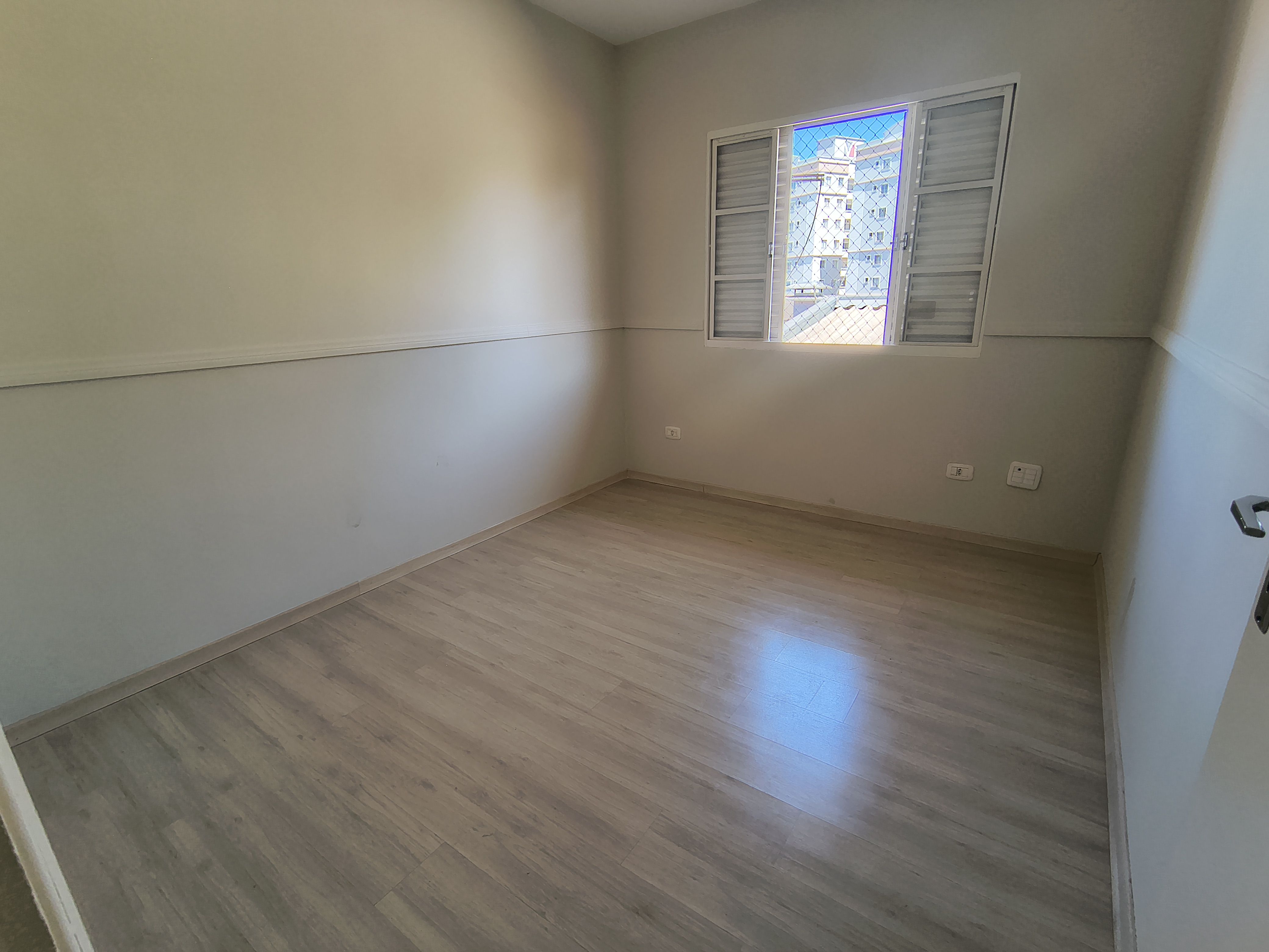 Casa à venda, 3 quartos 1 suíte, 3 vagas, 107M² úiteis, área gourmet, Planejados na suíte,Parque Jamaica, Londrina-PR