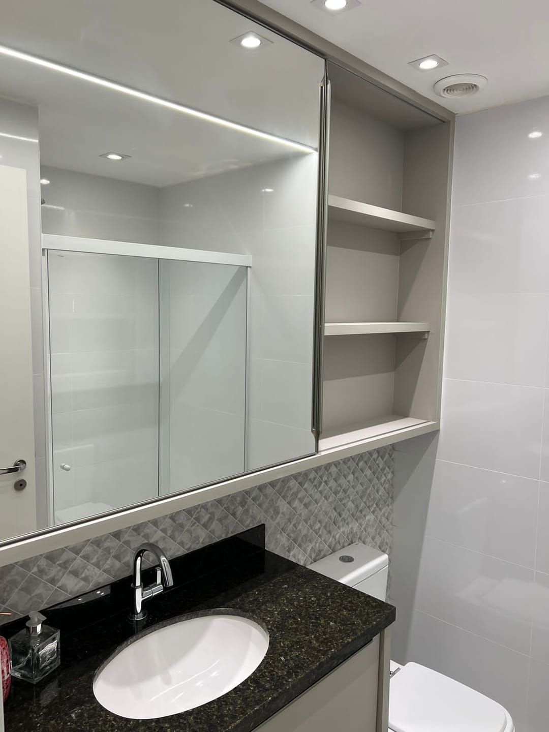Apartamento à venda, Edifício  Vista Parque Lago, 71m² úteis, 2 quartos (sendo 1 suíte) 2 vagas, andar alto, sol da manhã - Jardim Presidente, Lo
