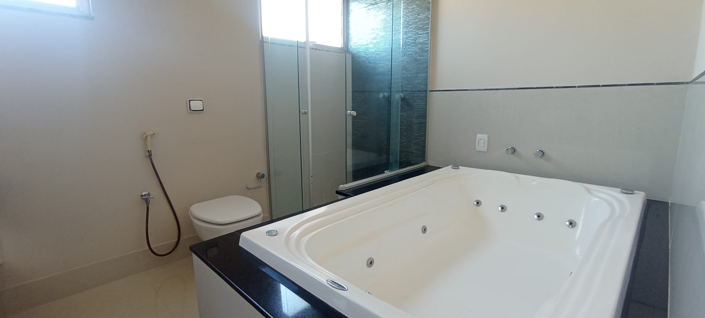Casa  à Venda, Condomínio Royal Forest, 271m² úteis, 4 quartos sendo 2 suítes -  Esperança - Londrina PR