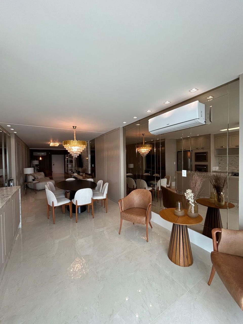 Apartamento  à venda CARTIER FRENTE MAR, Meia praia, 180M² úteis, 4 suítes, 4 vagas,  finamente mobiliado - Meia praia, Itapema, SC