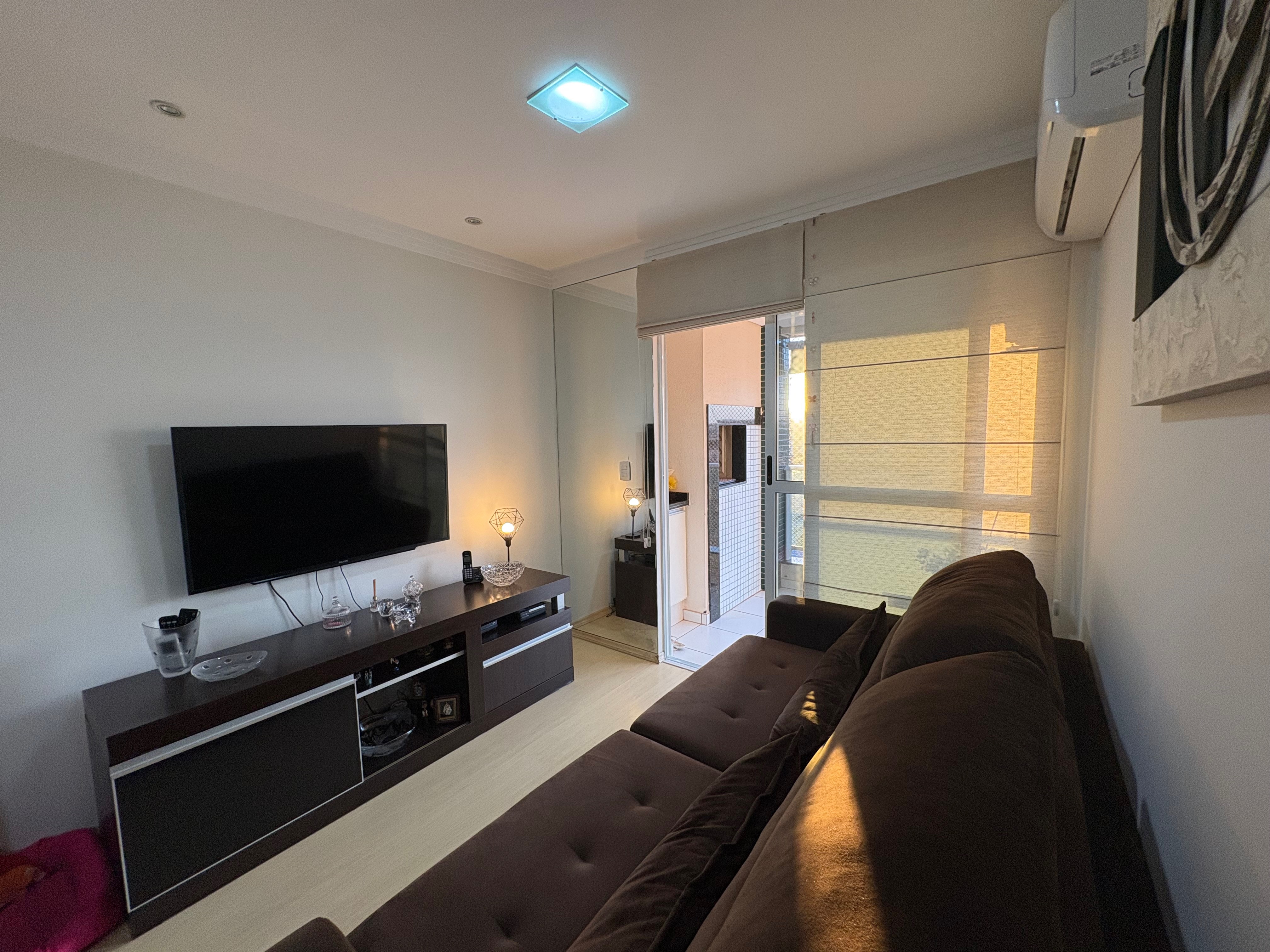 Apartamento à venda, Residencial Ibiza, 2 quartos sendo 1 suíte, andar alto, sacada com churrasqueira, Vila Ipiranga, Londrina, PR
