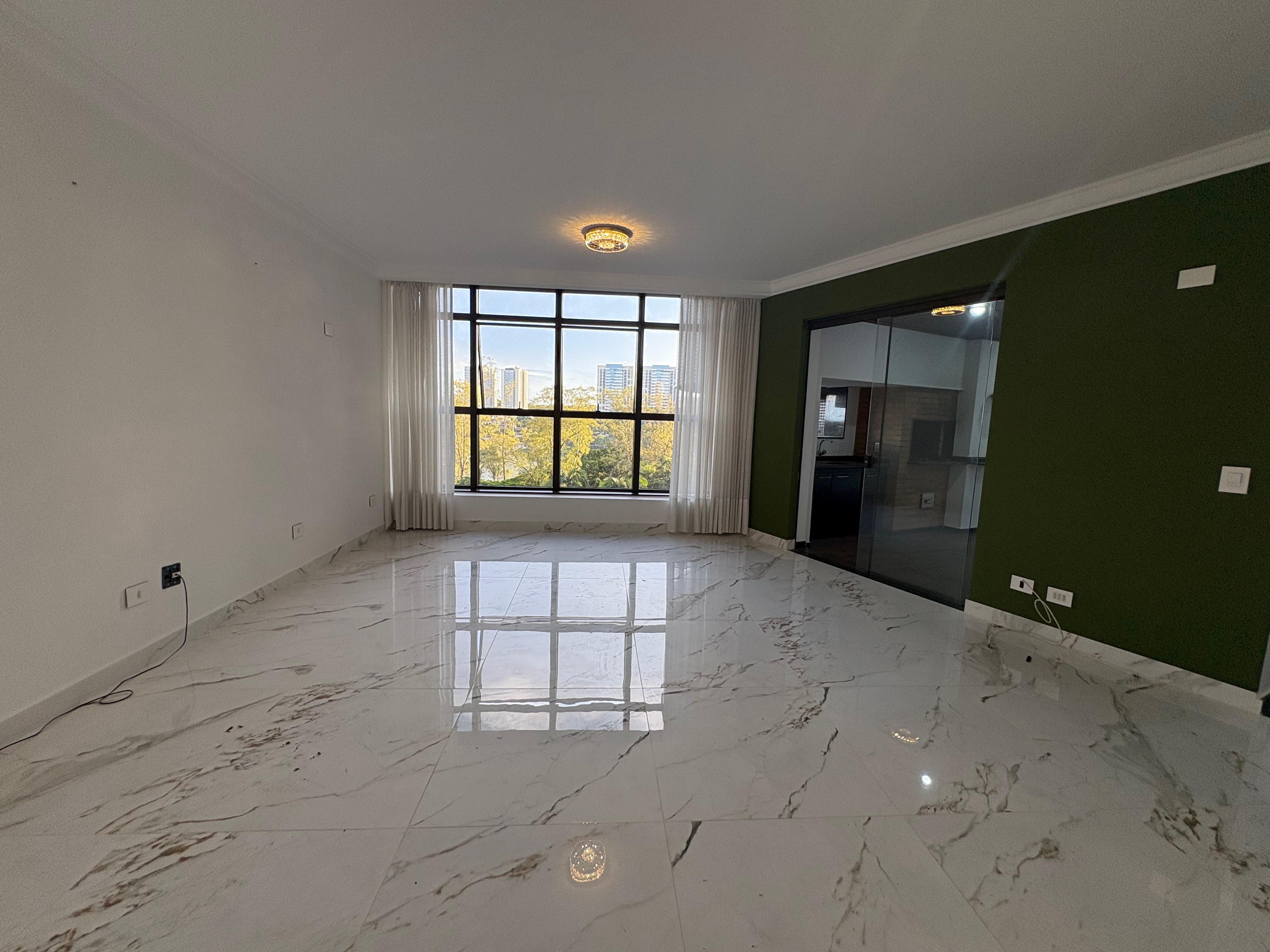 Apartamento à venda, Edifício Palais Lac Dor, 3 suítes, 5 vagas  - Londrina, PR