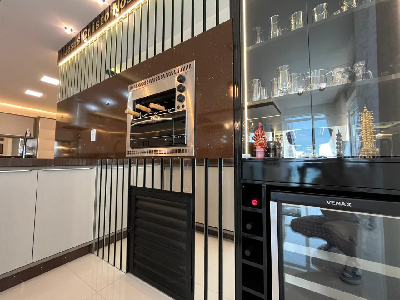 Apartamento com vista mar no Edifício Dubai Tower Residence em Itapema, SC