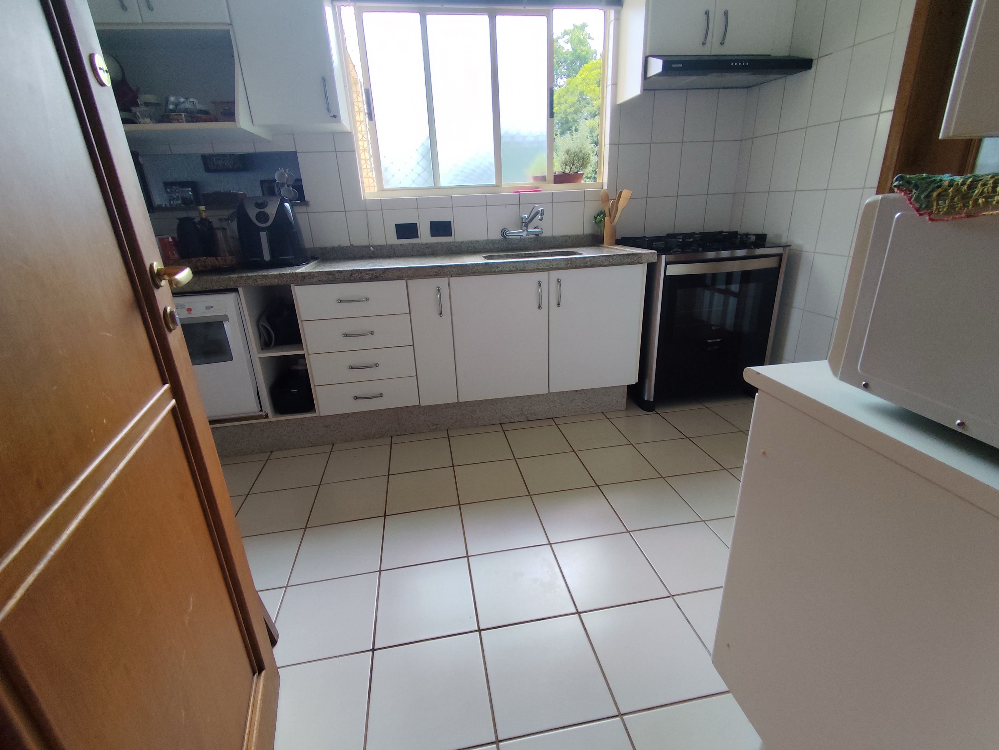 Apartamento à Venda, Edifício Four seasons, 3 suítes, 2 vagas, todo planejado, em frente AREL - Vila Fujita, Londrina, PR