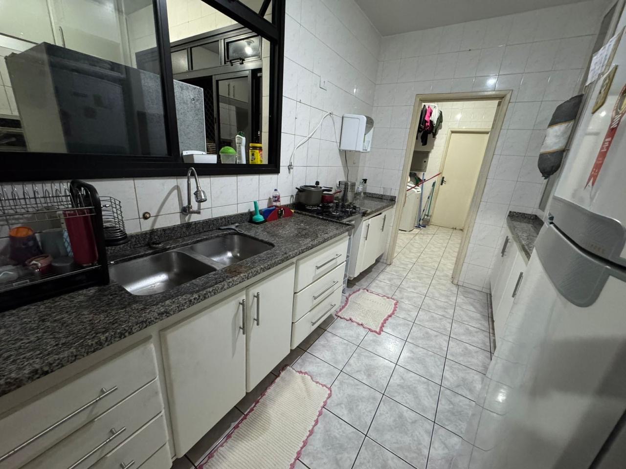 Apartamento à venda, Edifício Bavaria, 3 quartos sendo 1 suíte, 2 vagas, andar alto -Centro Londrina, PR