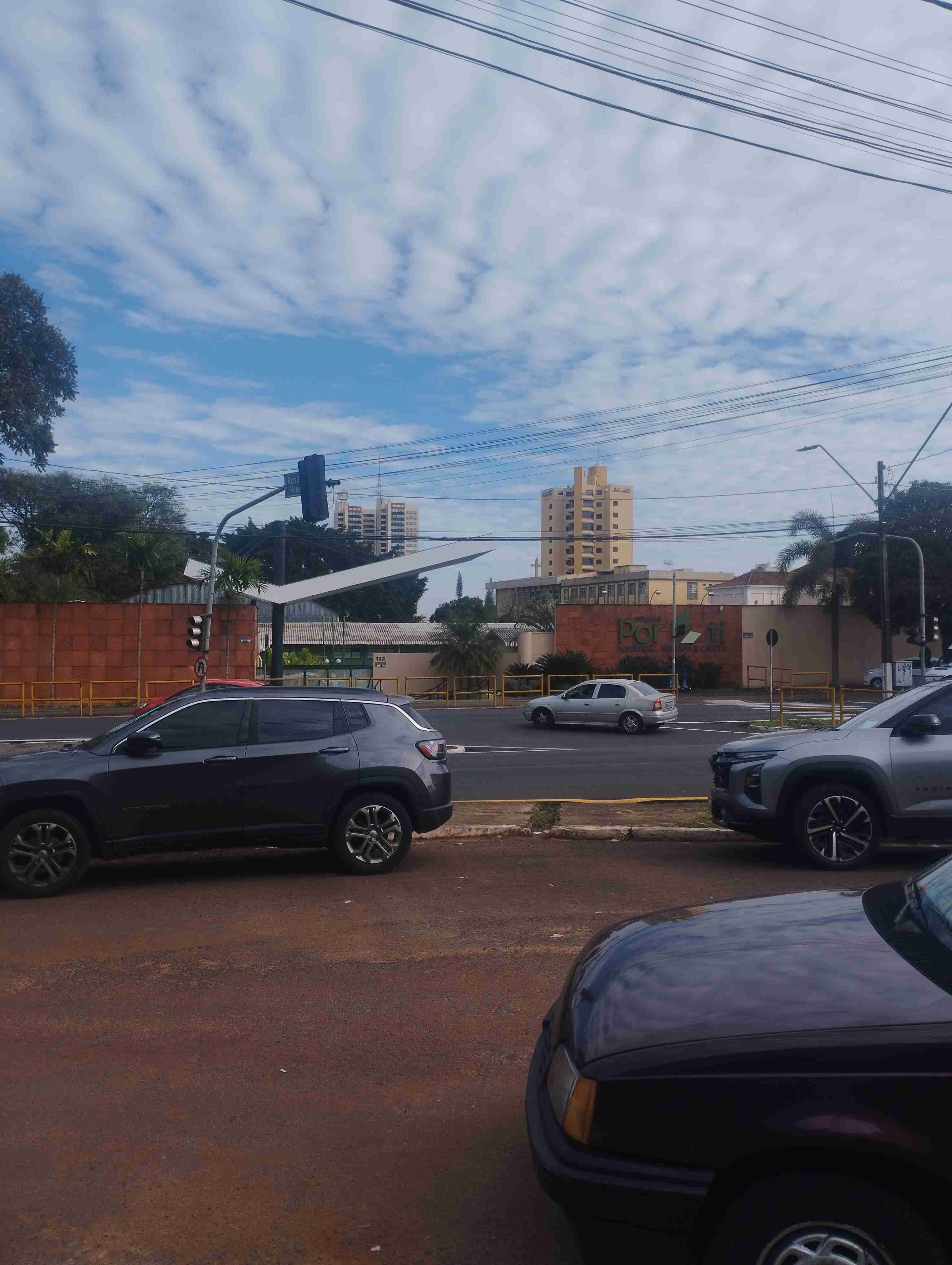 Barracão novo para locação, total 700m², amplo, pé direito de 8M ,av. tiradente ,frente vidro,Jardim Agari, Londrina, PR