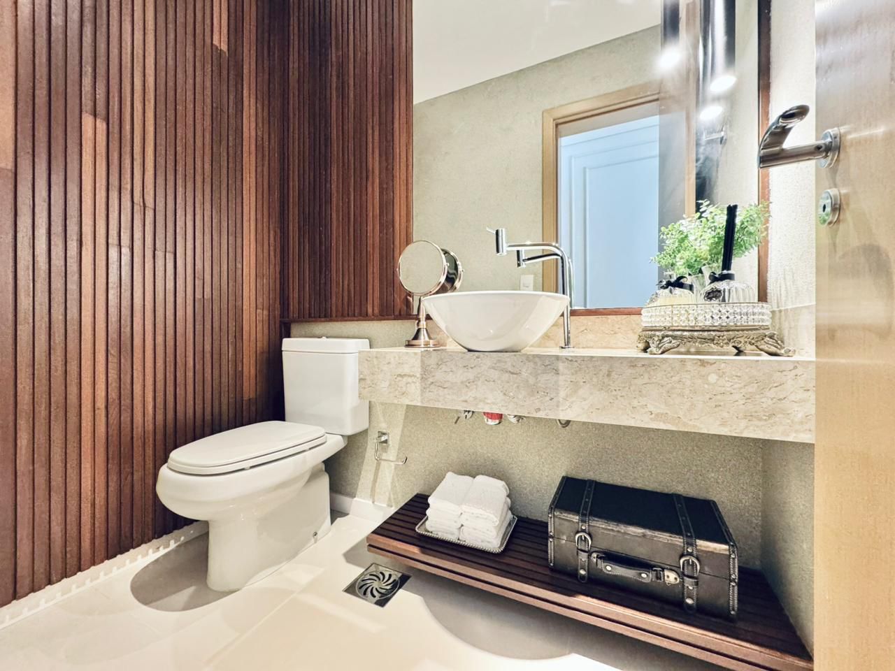 Apartamento à venda, mobiliado na Gleba Fazenda Palhano, Londrina, PR