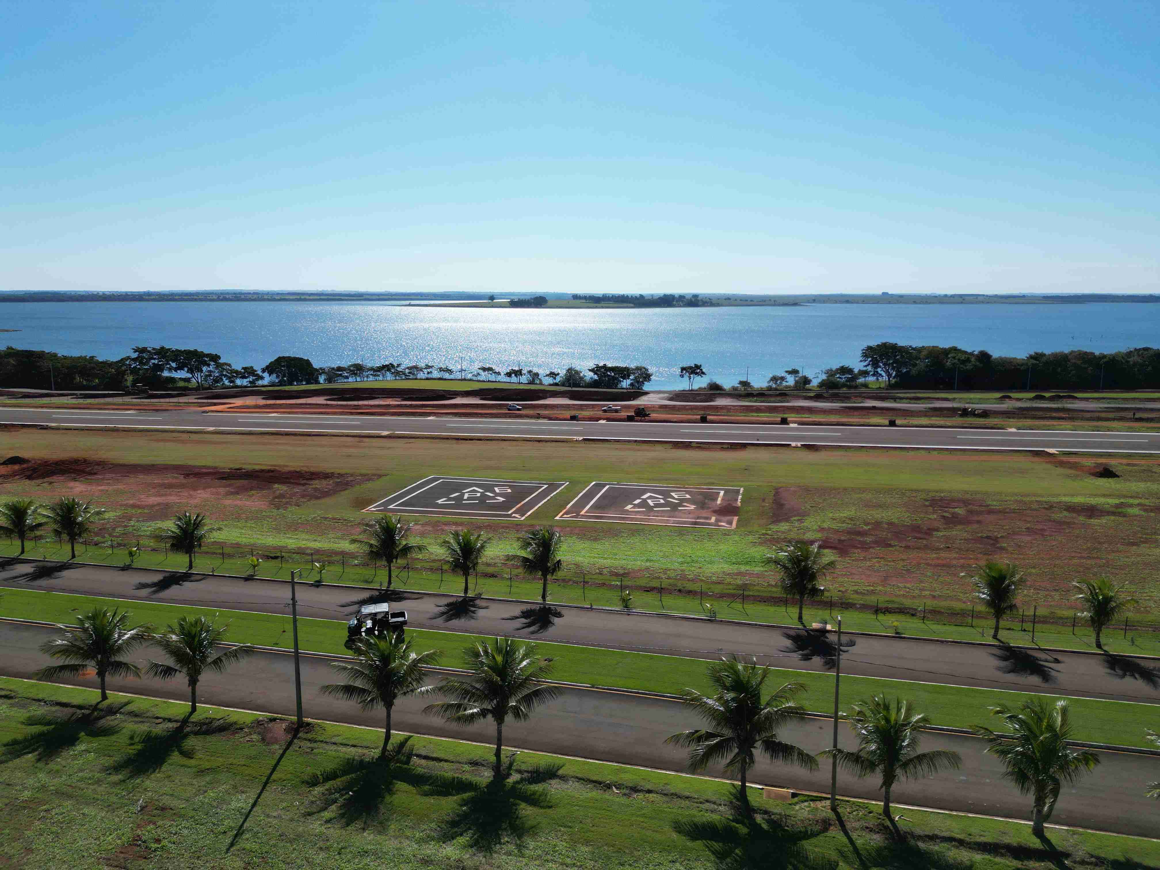 Lote 800m²  à venda em Condomínio Punta Del Este - bem localizado em frente a pista de avião- Sertaneja PR