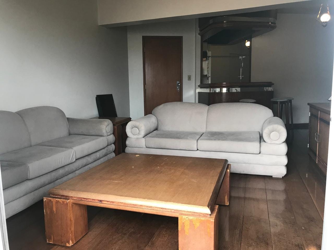 Apartamento à venda , Edifício Nevada, 175m², 4 quartos sendo 1 suíte, com sacada, 3 vagas -  Londrina, PR