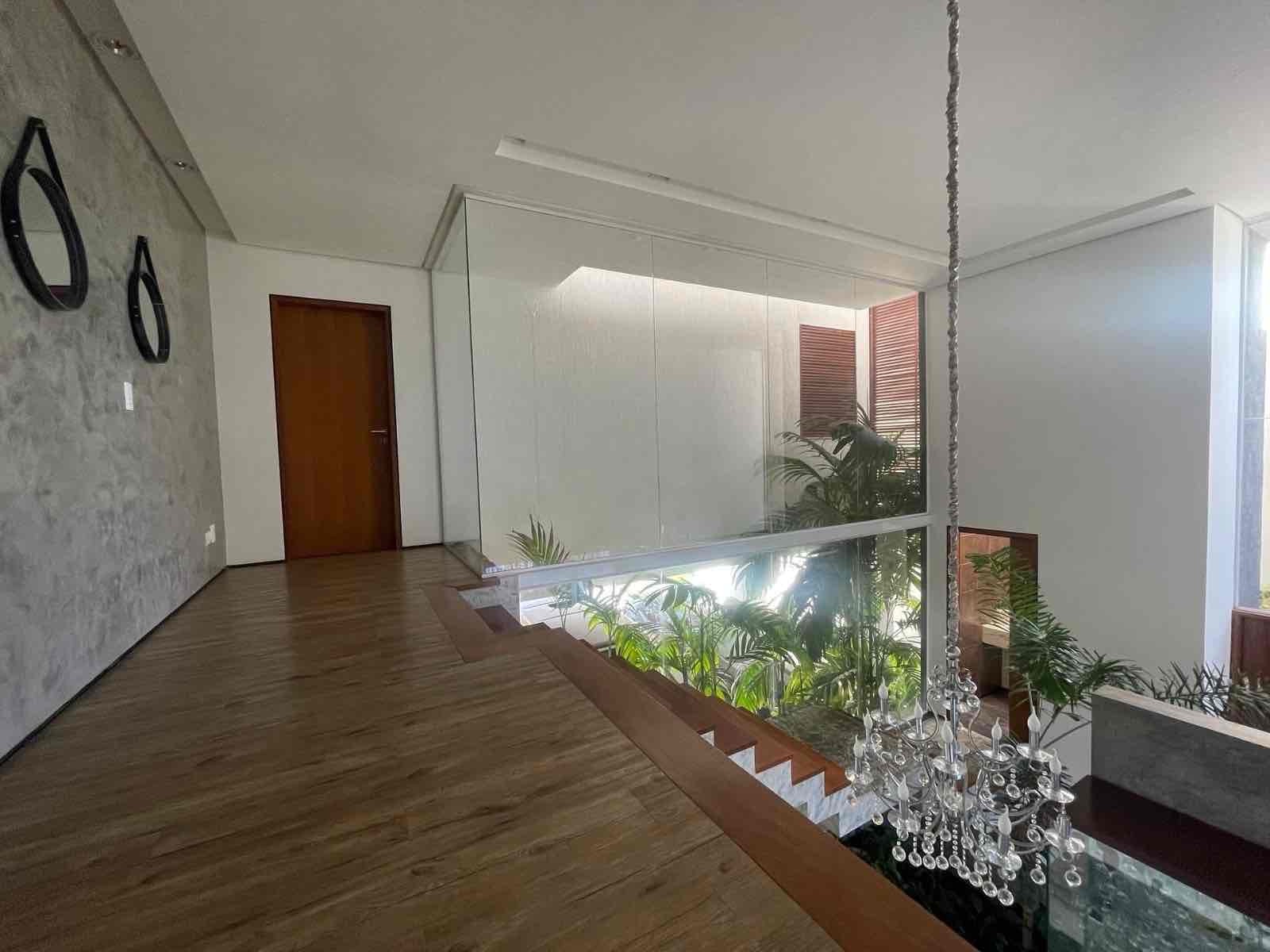 Casa à venda, Royal Forest, 300m² úteis, 3 suítes, aquecimento solar, piscina, quintal,  4 vagas -  Esperança Londrina, PR