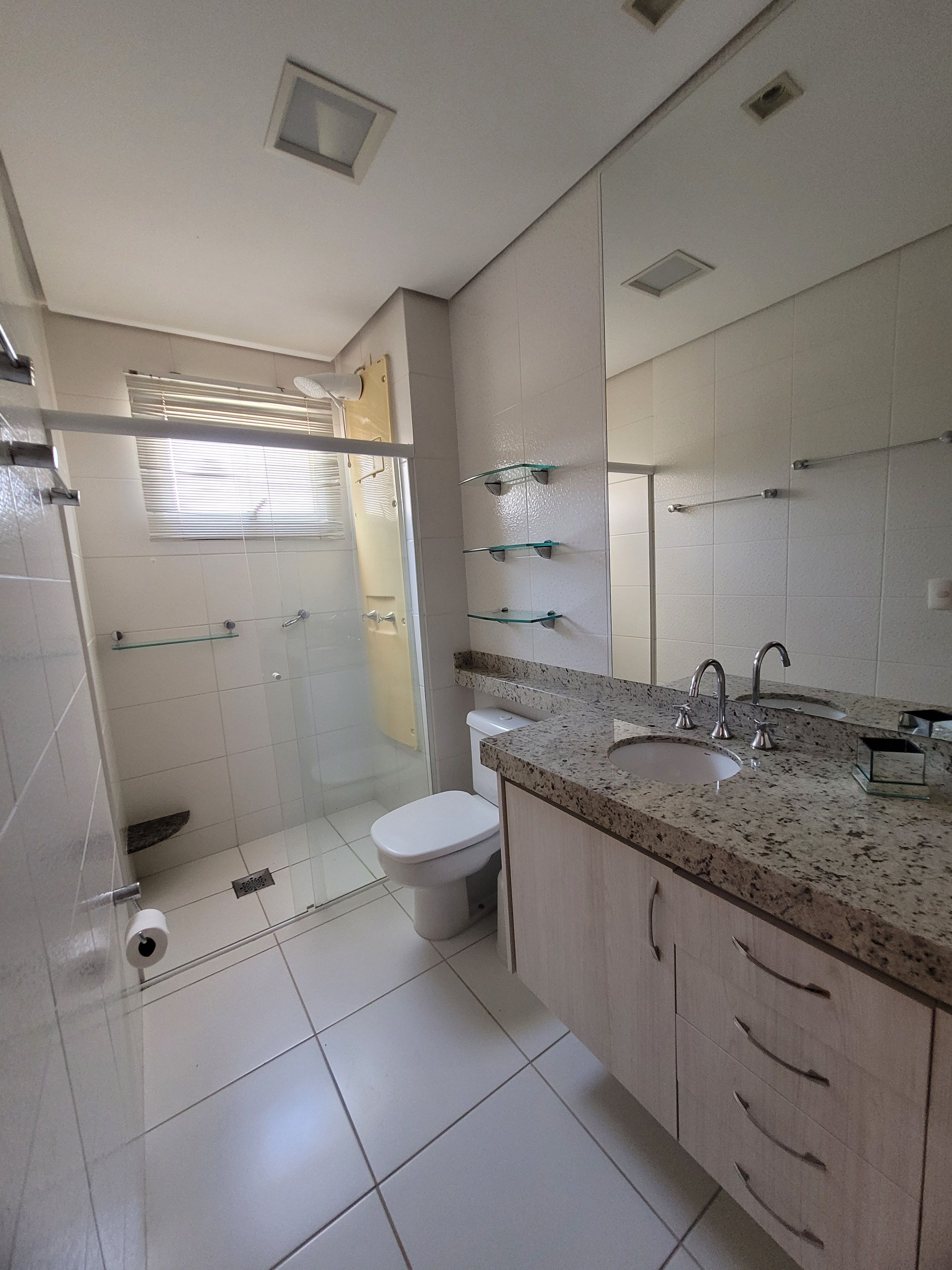Apartamento à venda, Edifício Terroir, PORTEIRA FECHADA, 113m² úteis, mobiliado, 3 suítes, 2 vagas, andar alto, Gleba Fazenda Palhano, Londrina, 