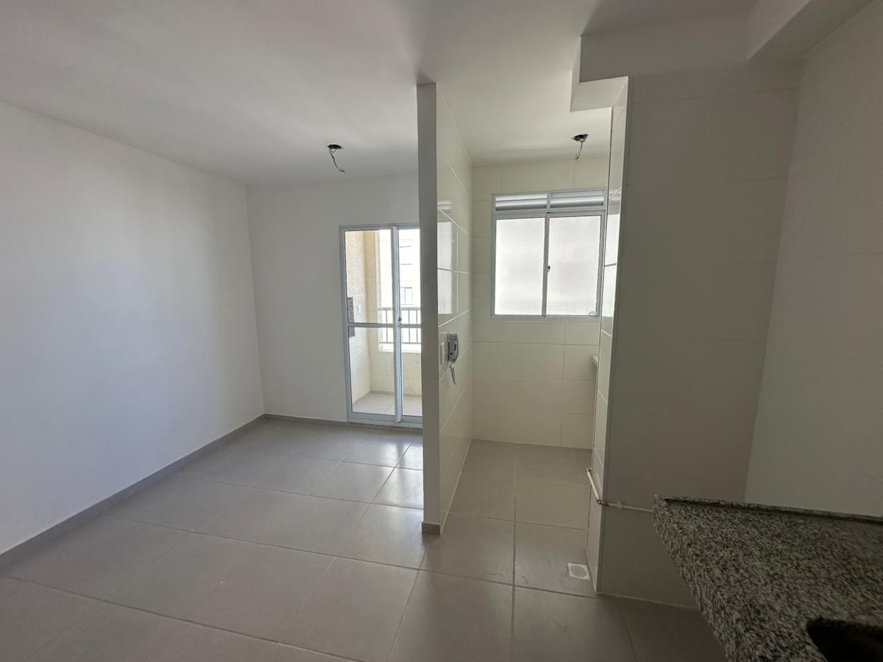 Apartamento à venda, próximo à Universidade Estadual de Londrina (UEL) , Londrina - PR